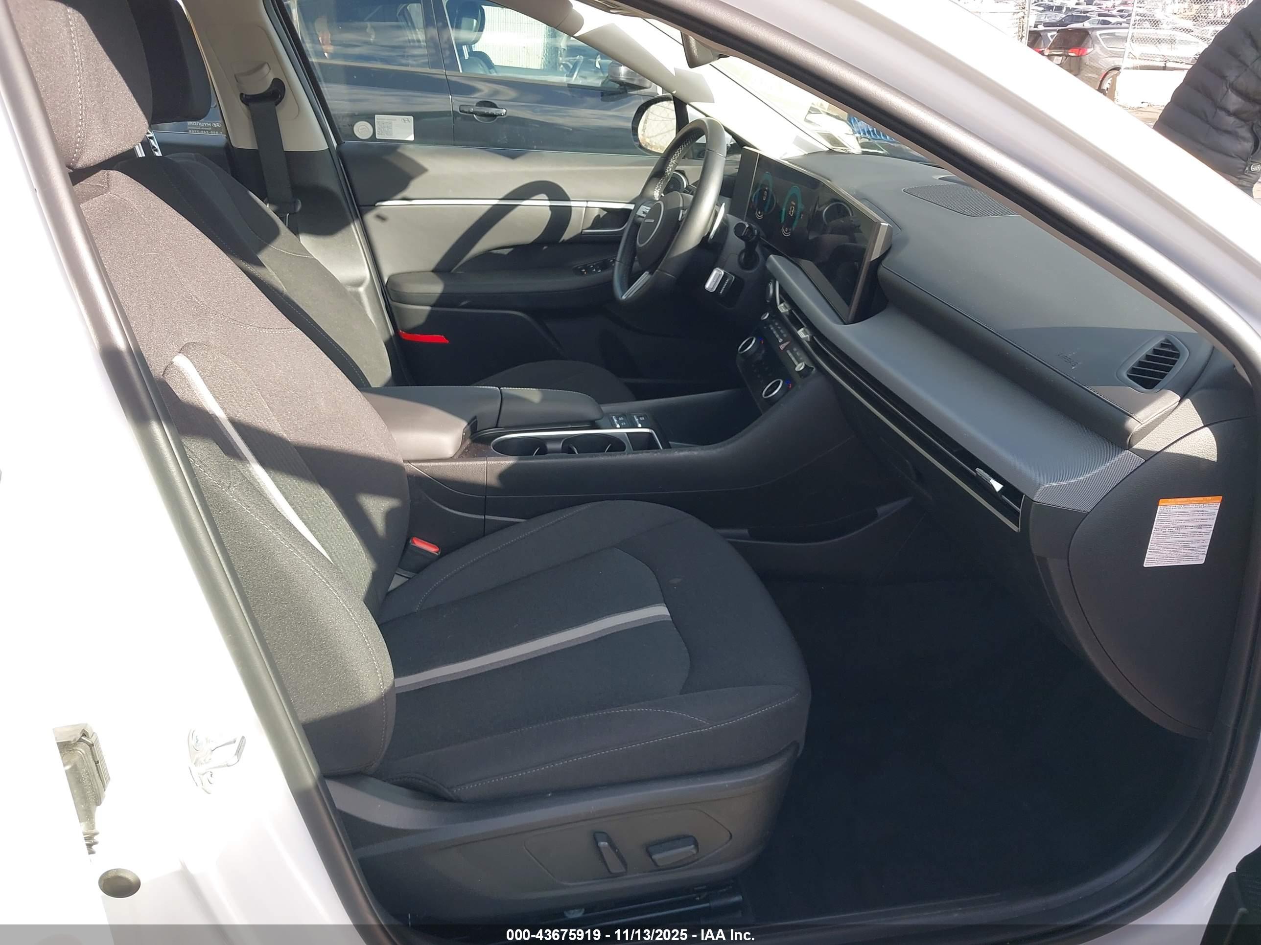 HYUNDAI SONATA image 5