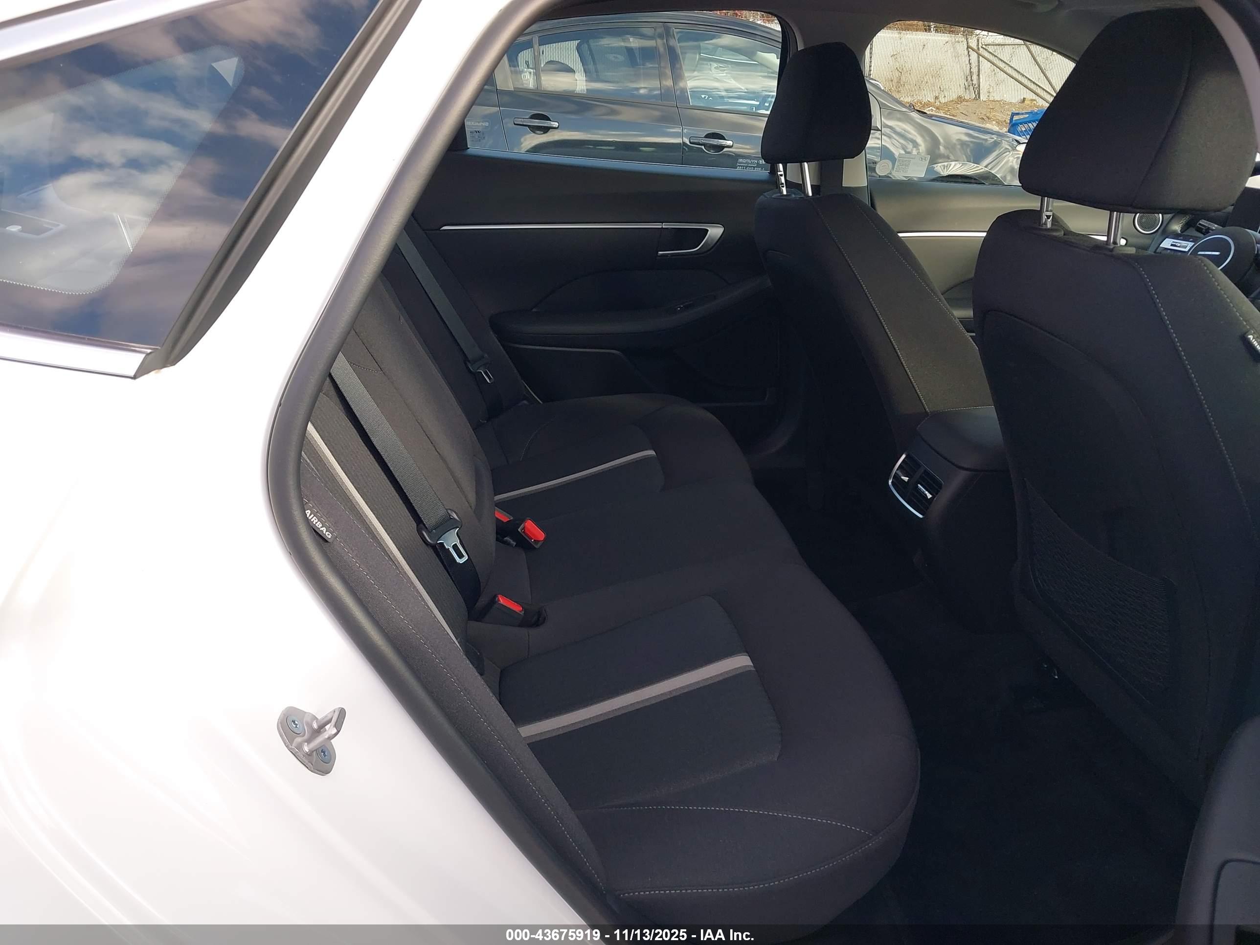 HYUNDAI SONATA image 8