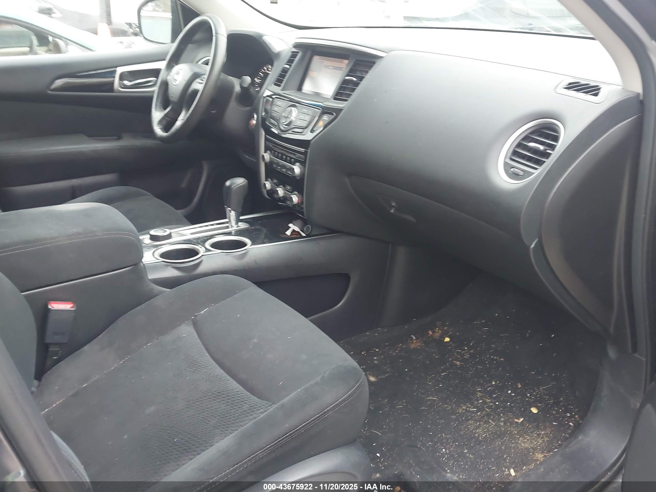 NISSAN PATHFINDER image 5