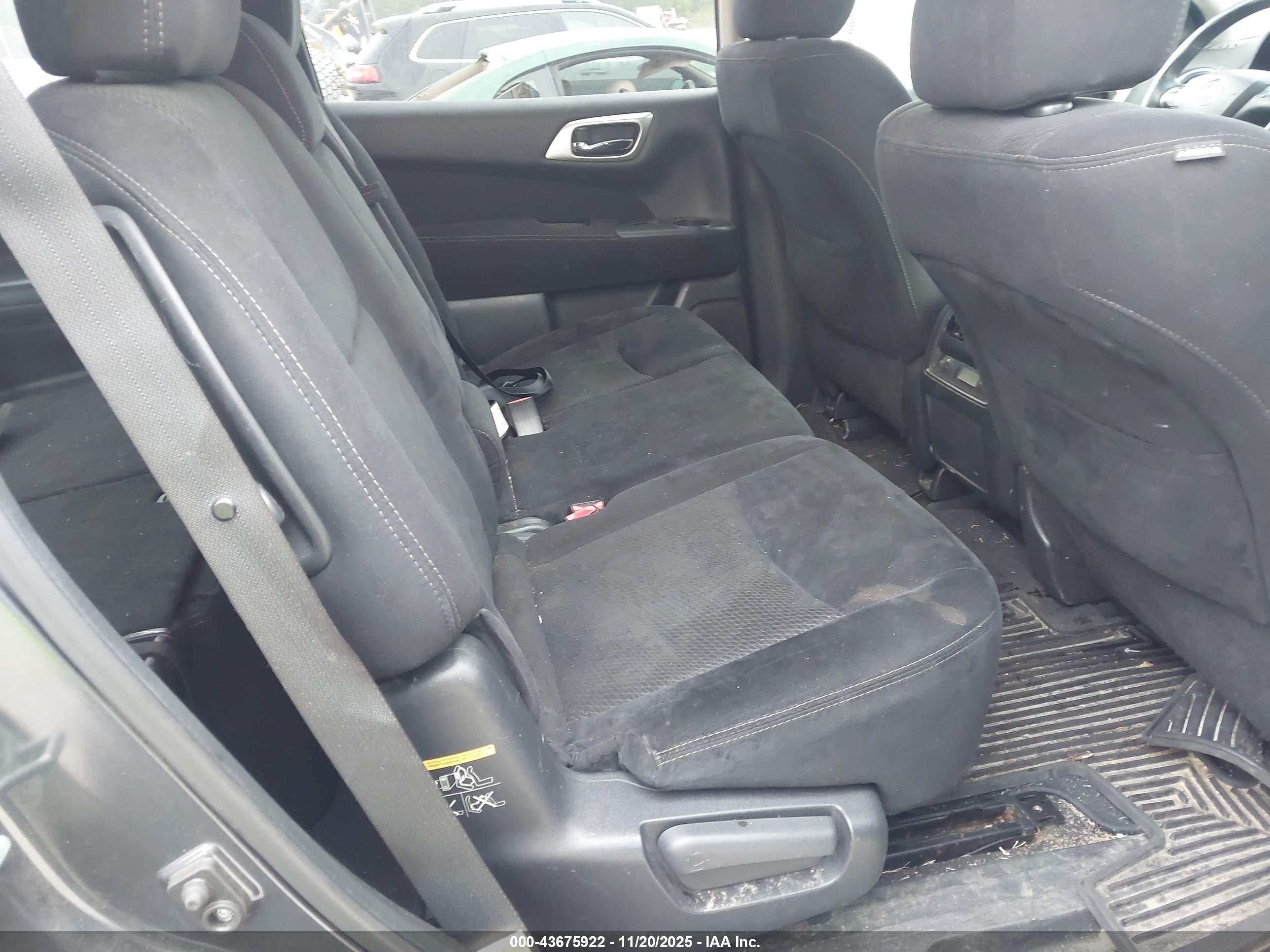 NISSAN PATHFINDER image 8
