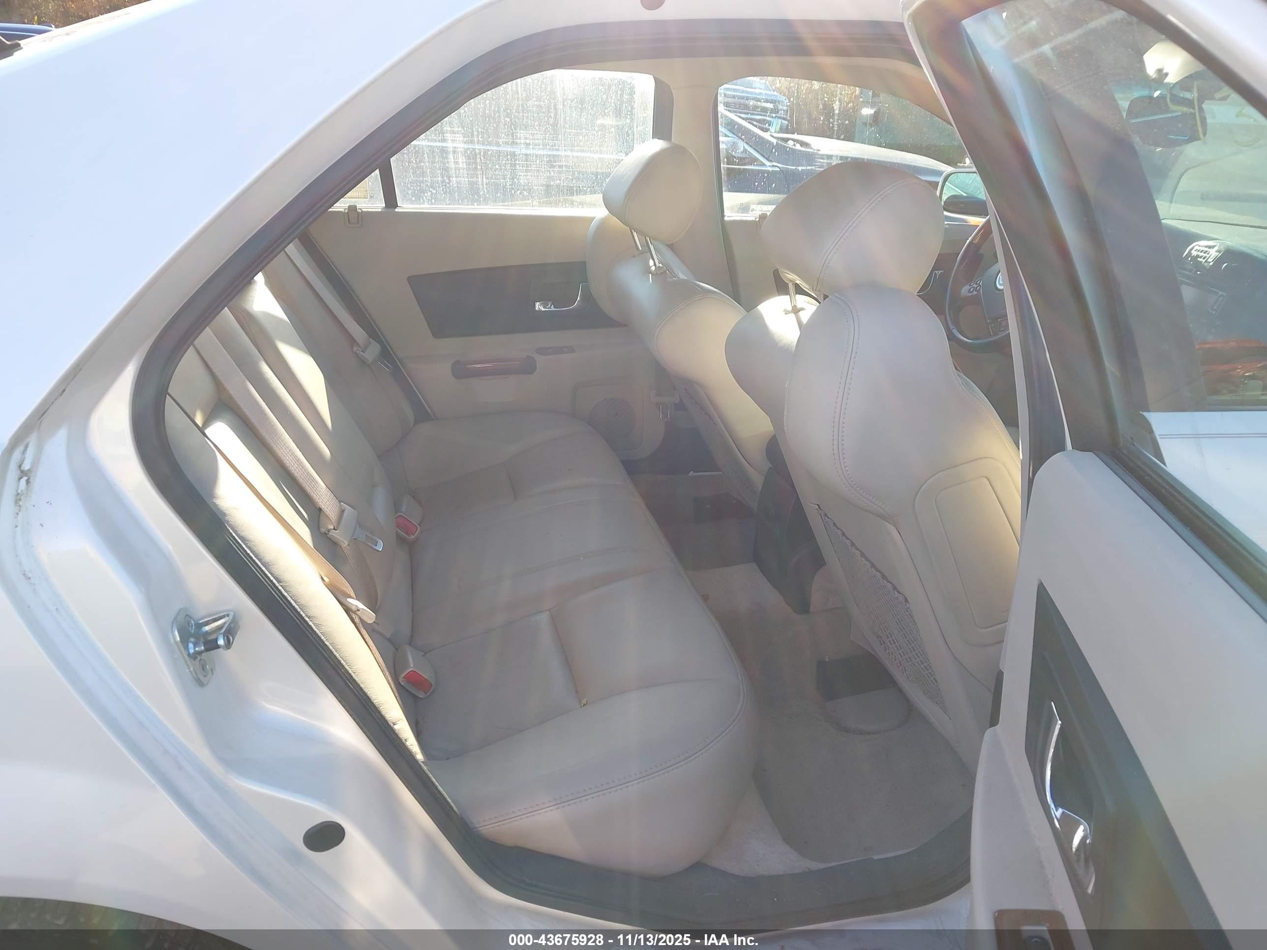 CADILLAC CTS image 8