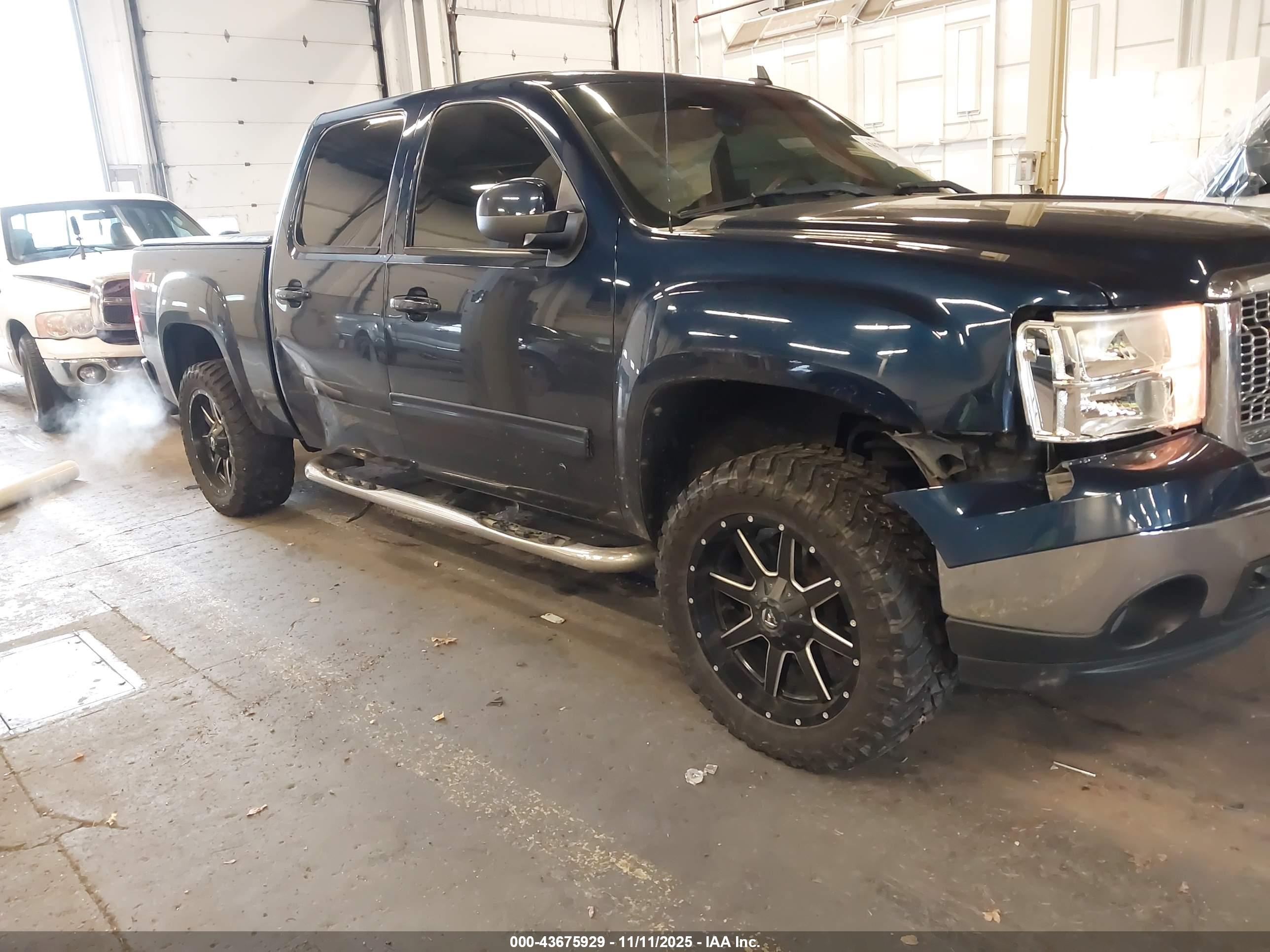 GMC SIERRA image 6