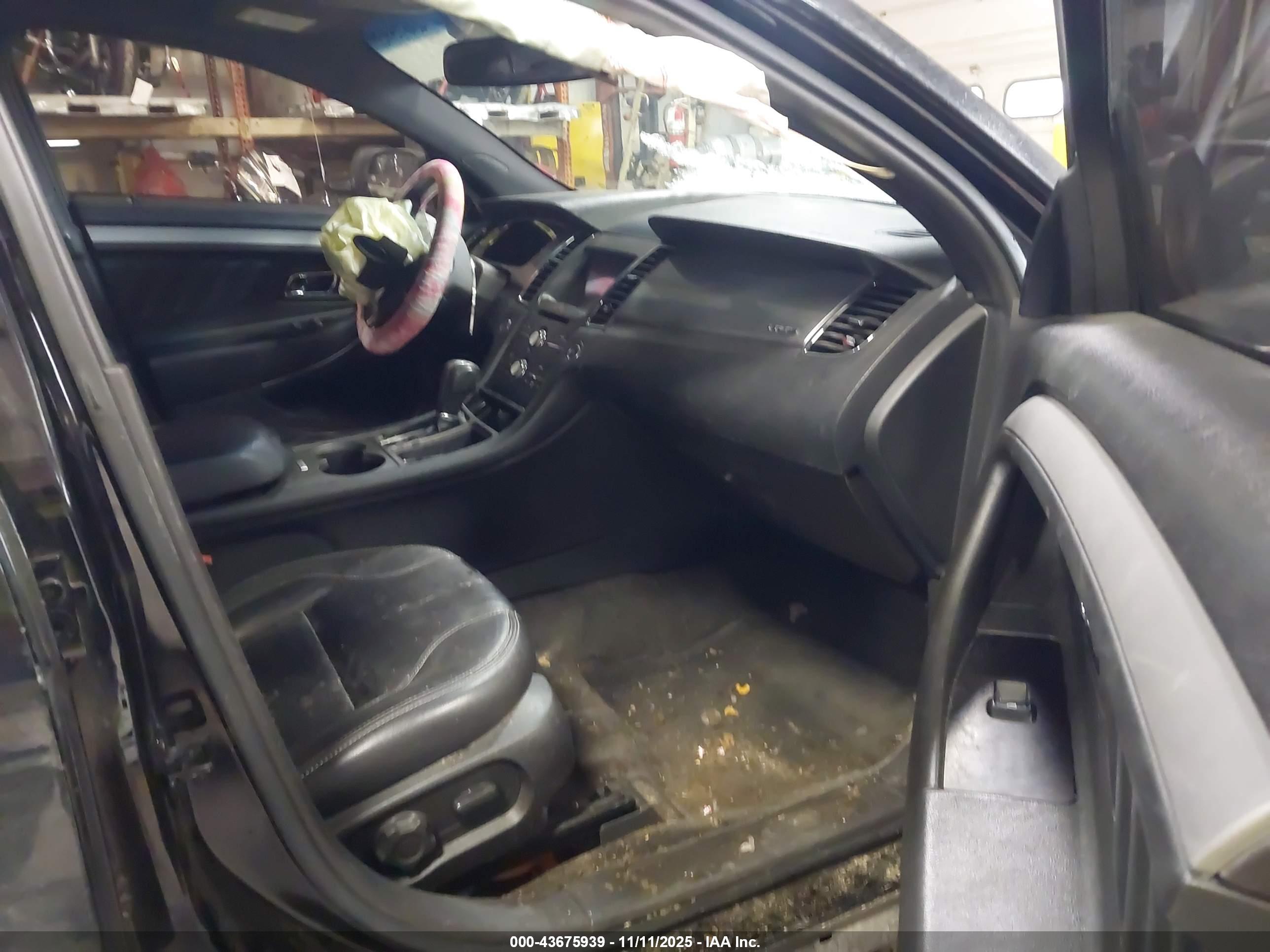 FORD TAURUS image 5