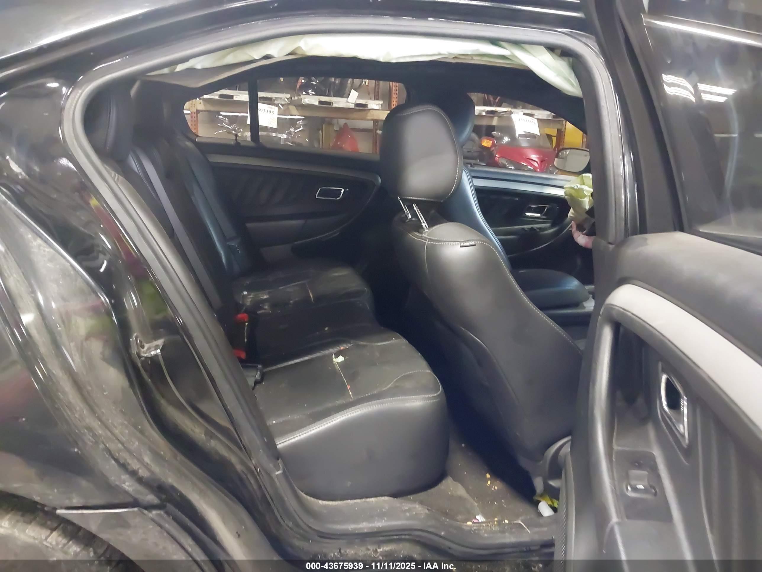 FORD TAURUS image 8