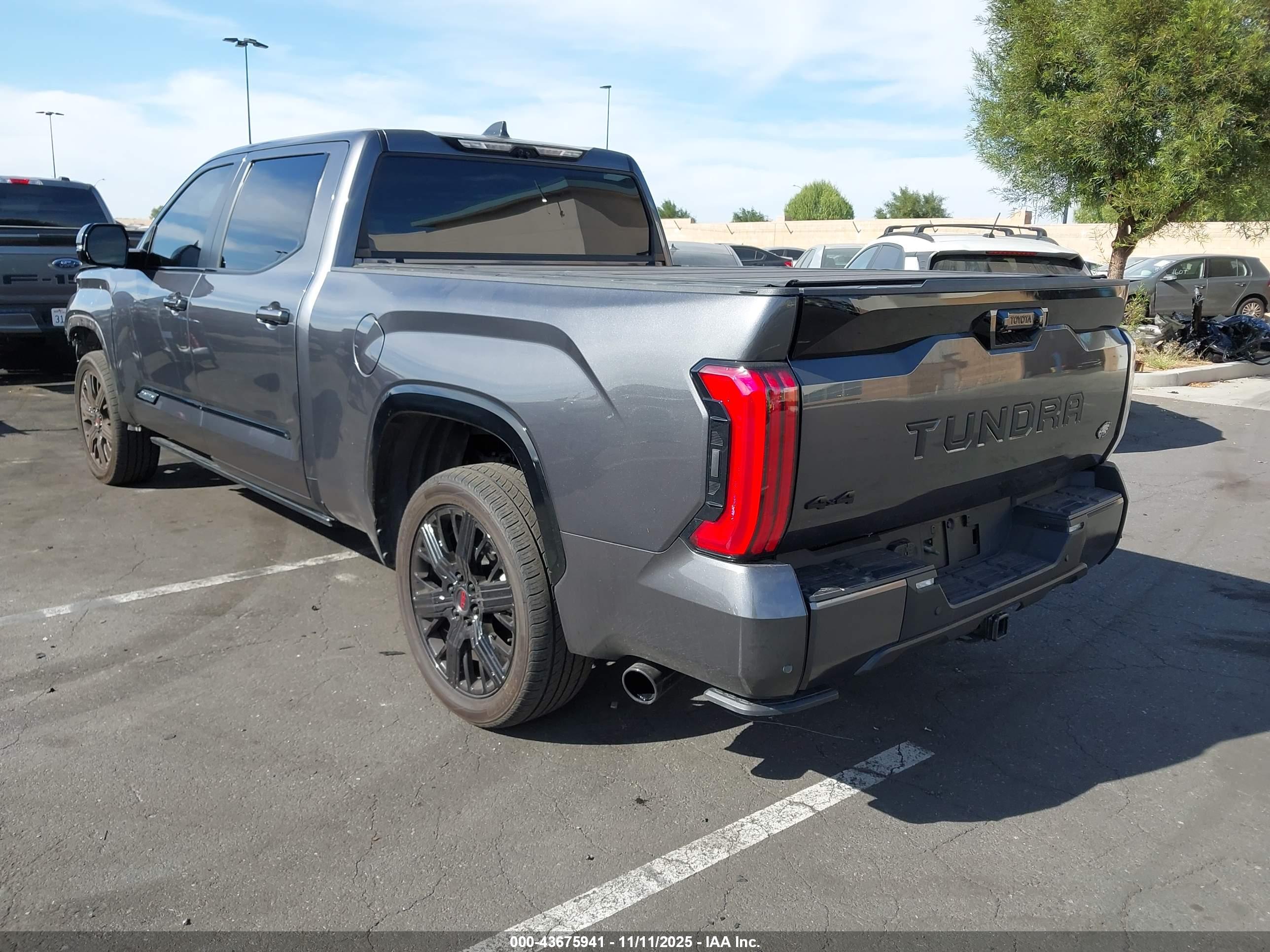 TOYOTA TUNDRA image 3
