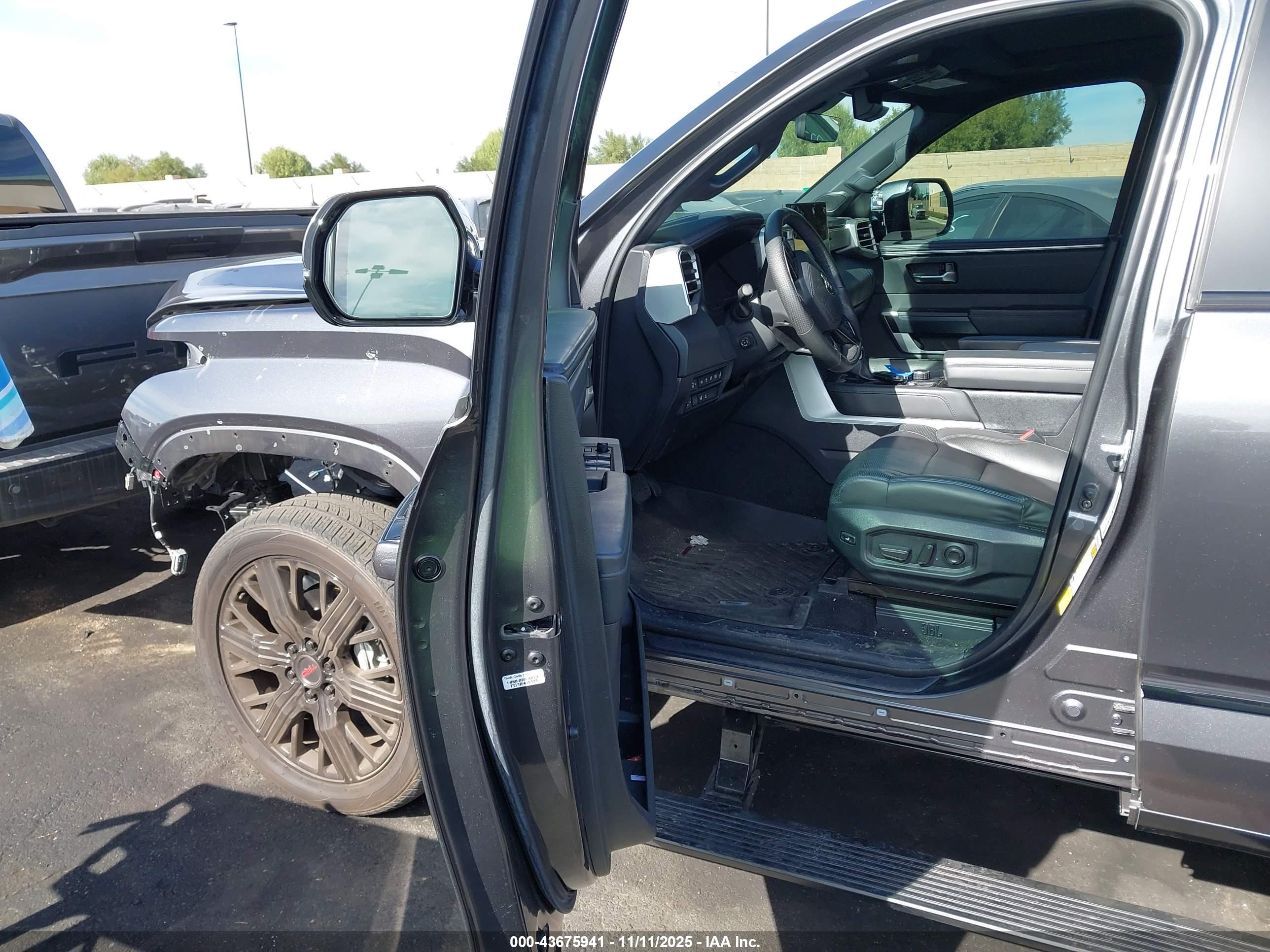 TOYOTA TUNDRA image 5