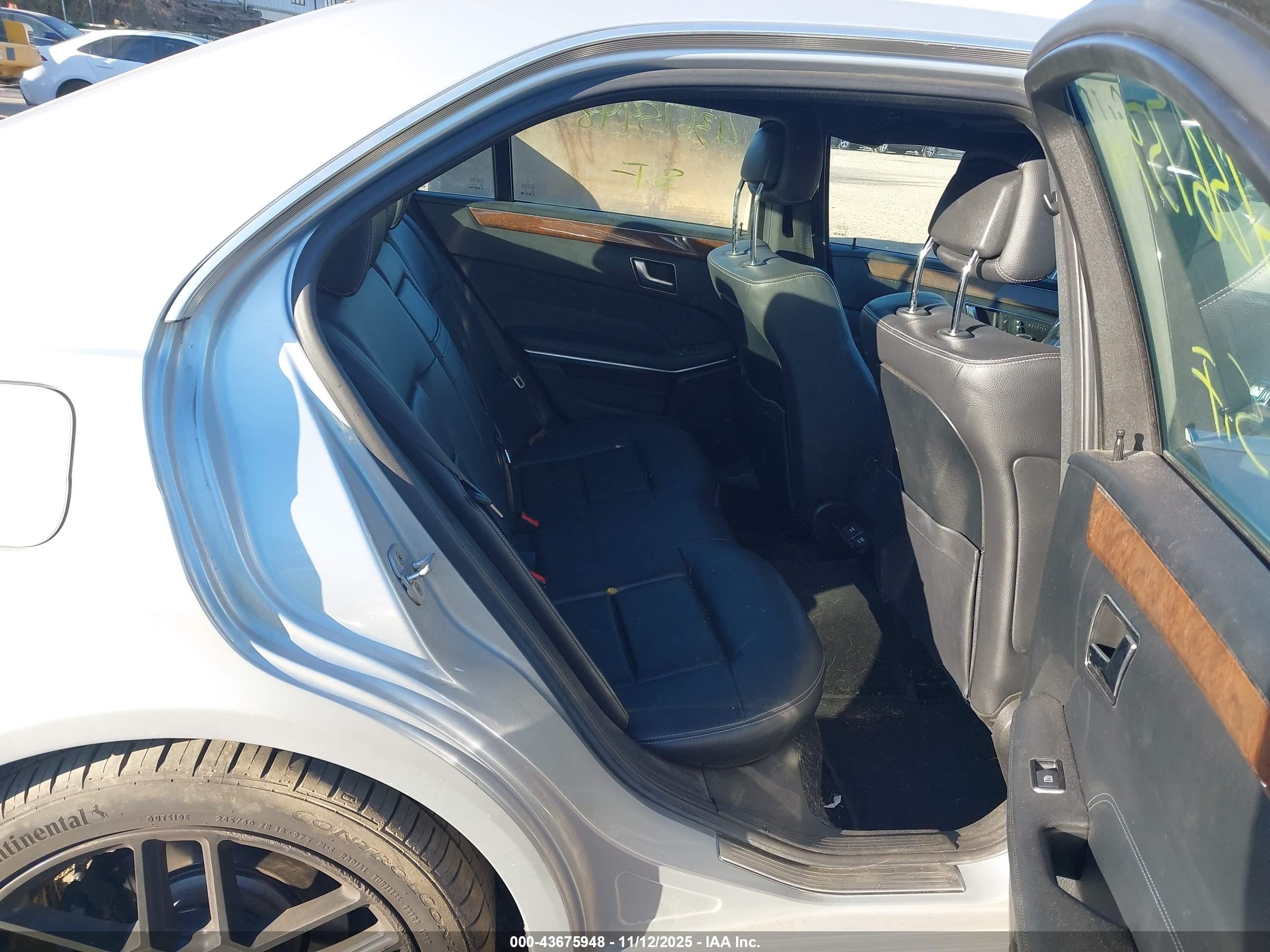 MERCEDES-BENZ E image 8