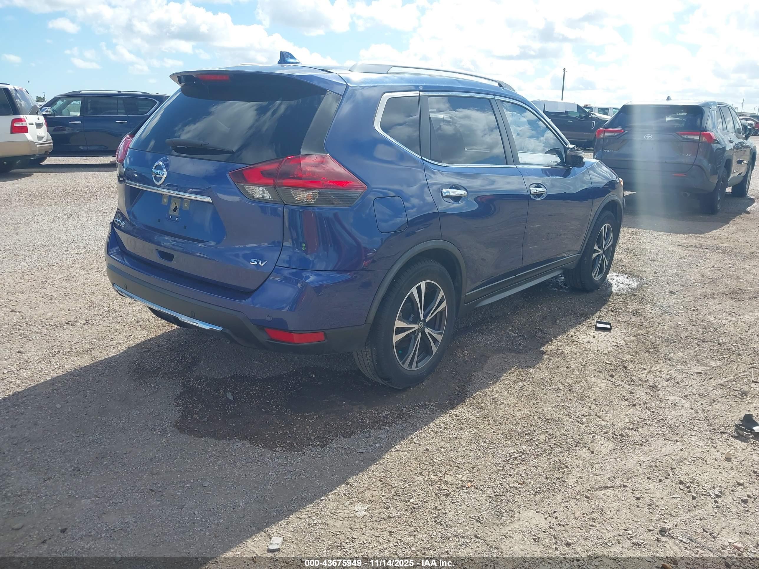 NISSAN ROGUE image 4