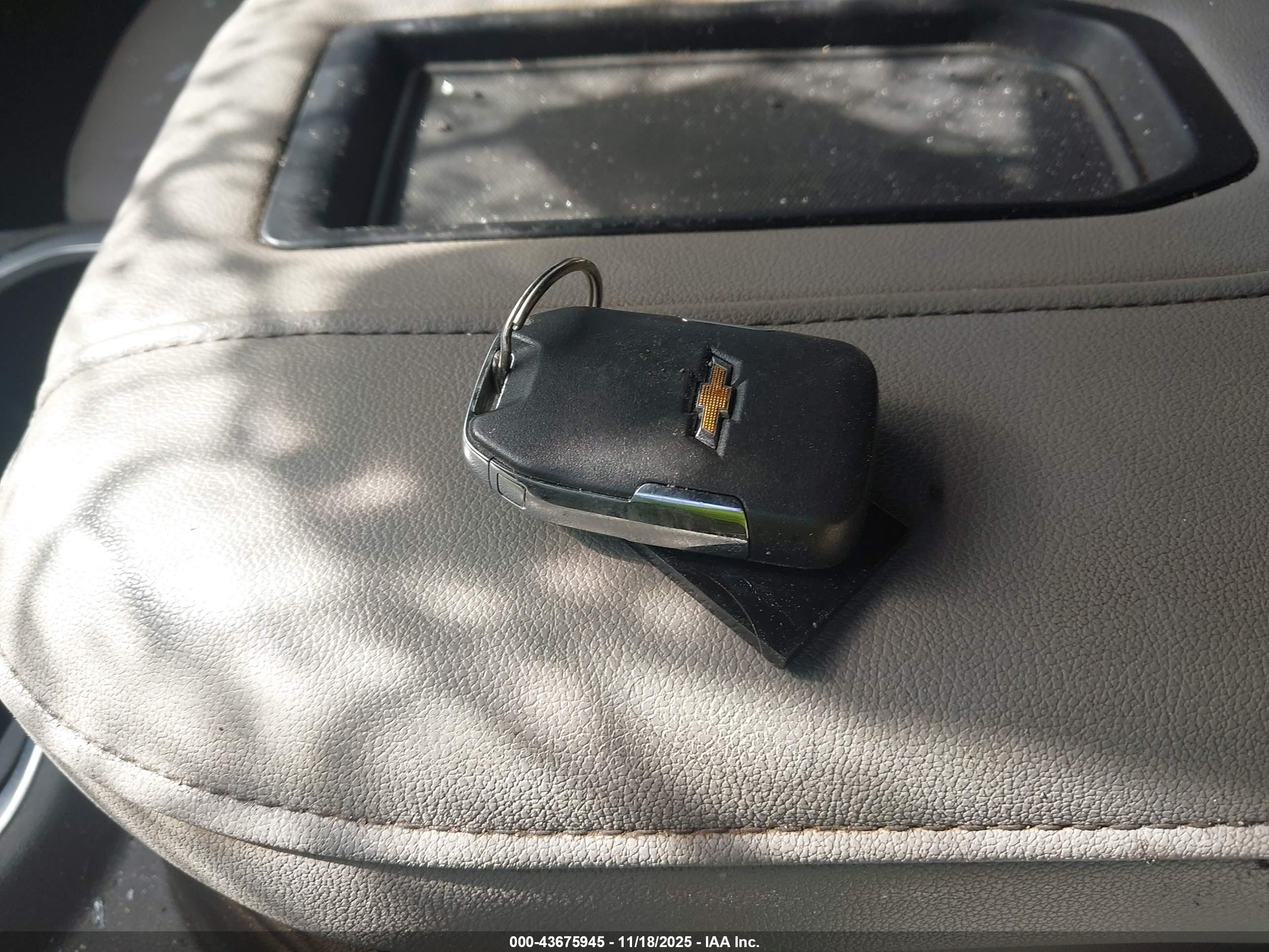 CHEVROLET SILVERADO image 11
