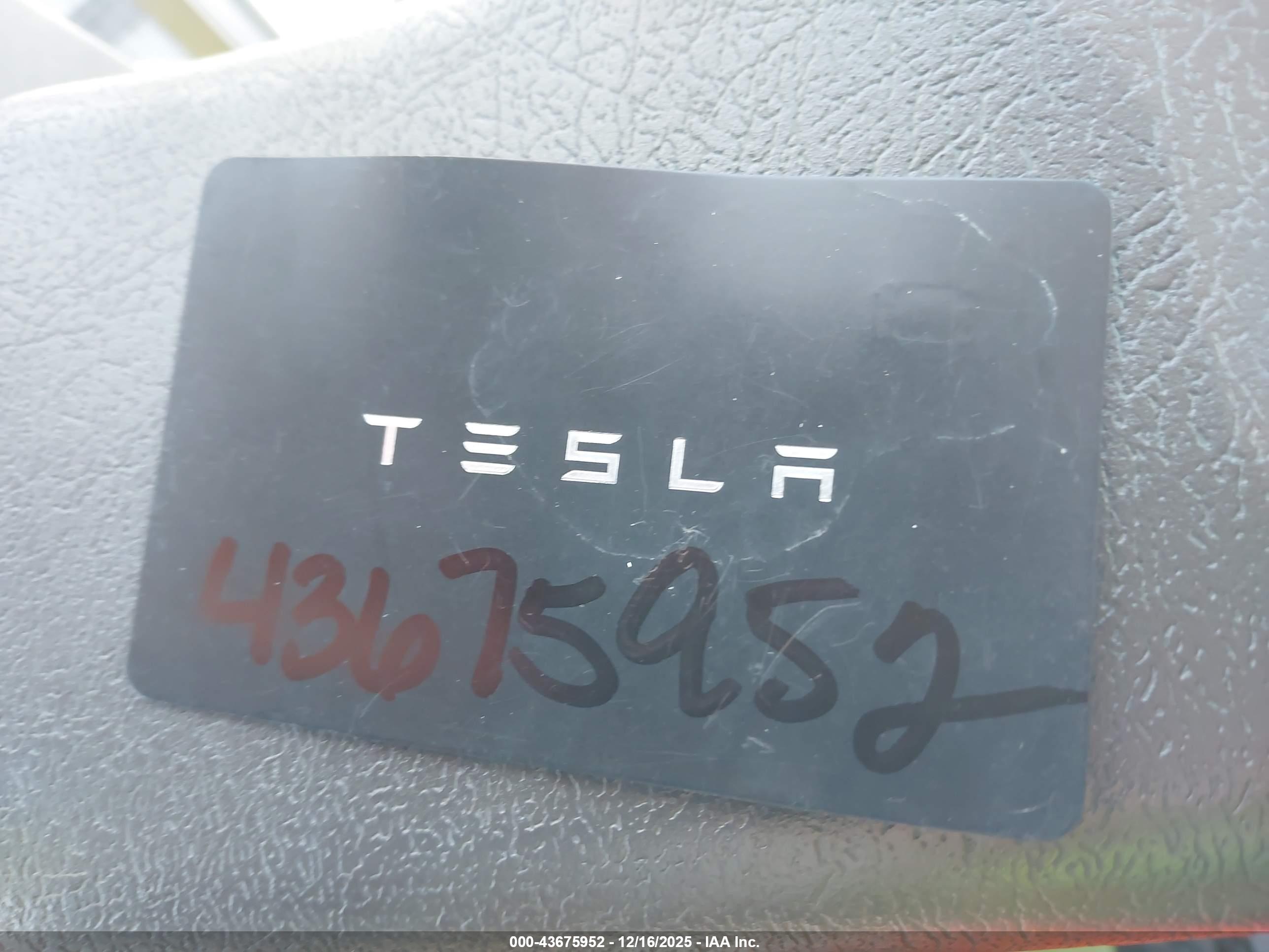 TESLA MODEL image 11