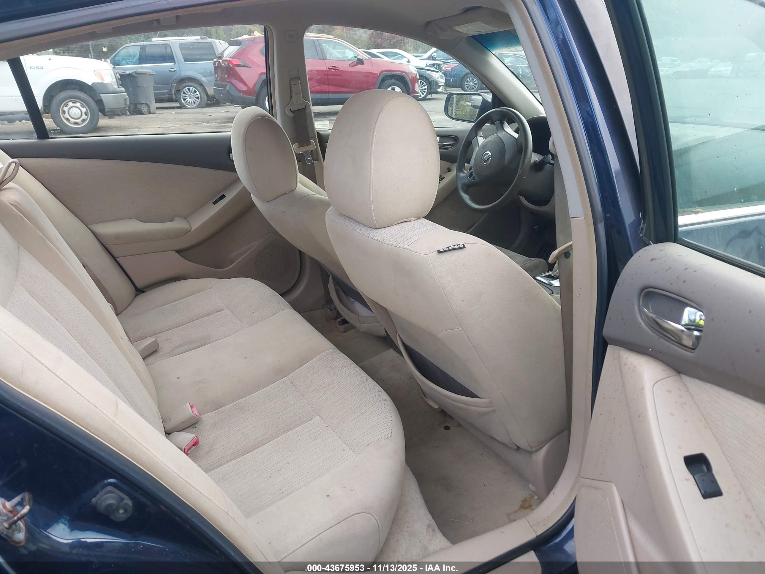NISSAN ALTIMA image 8