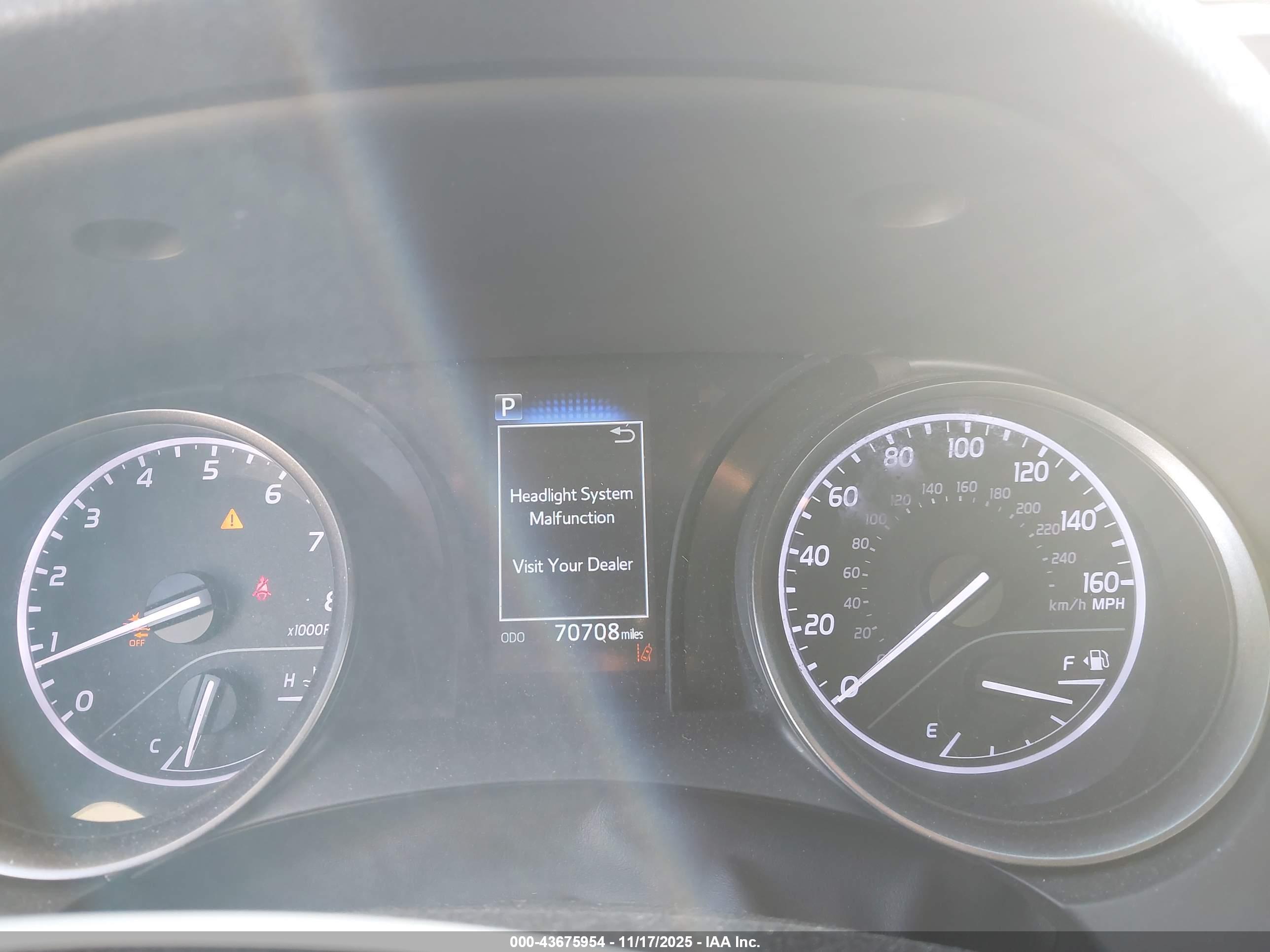 TOYOTA CAMRY image 7