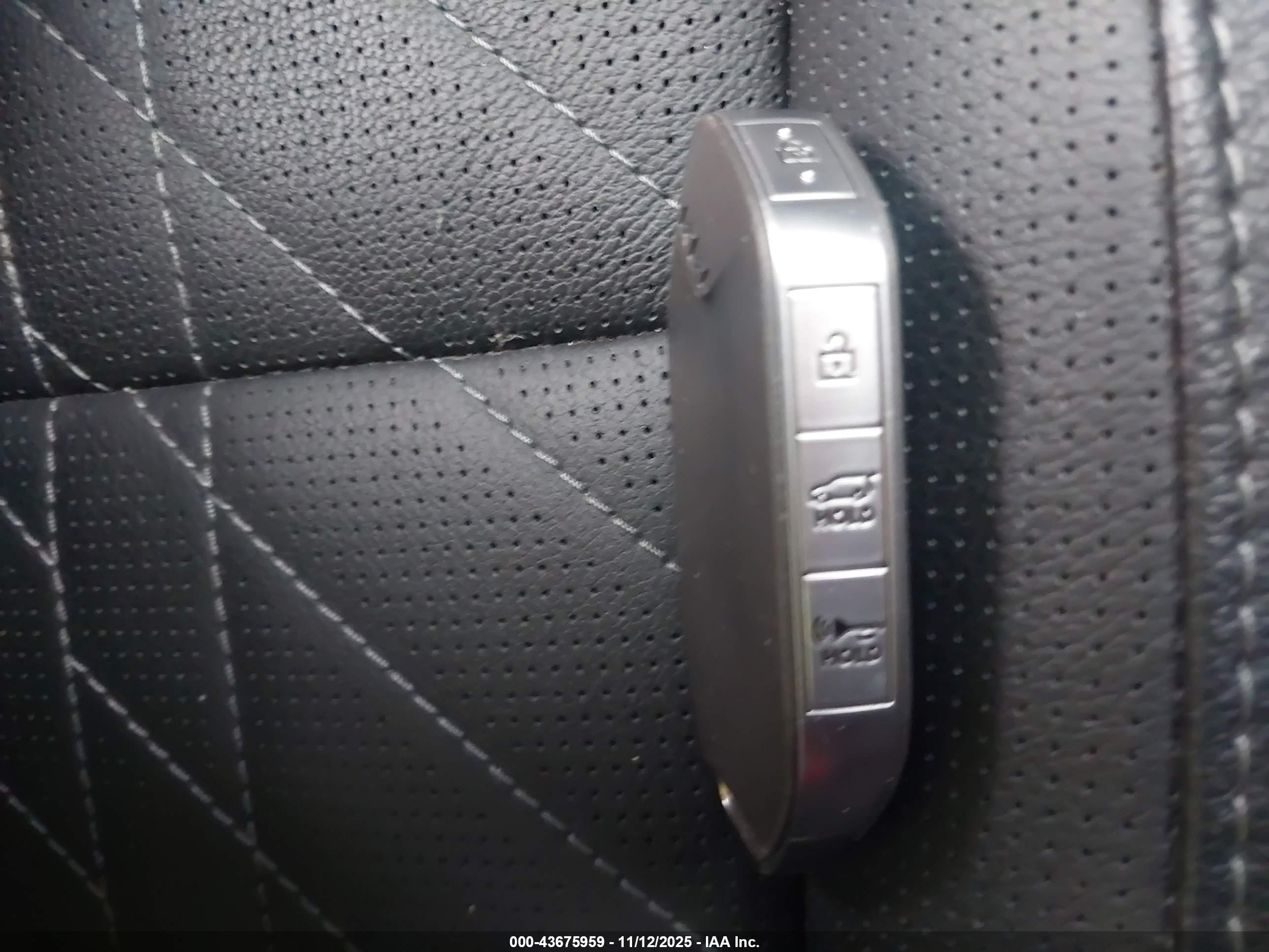 KIA TELLURIDE image 11