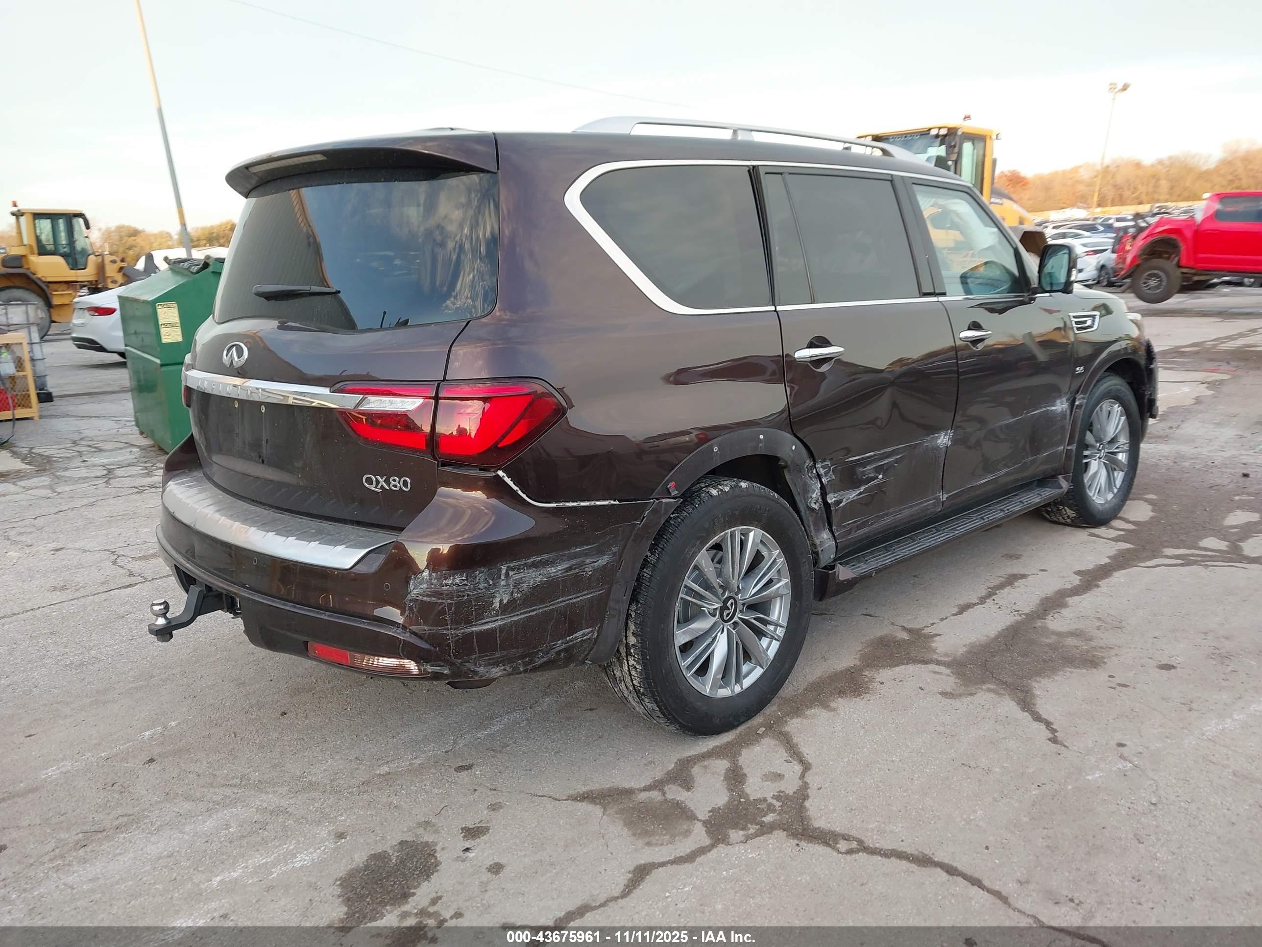 INFINITI QX80 image 4