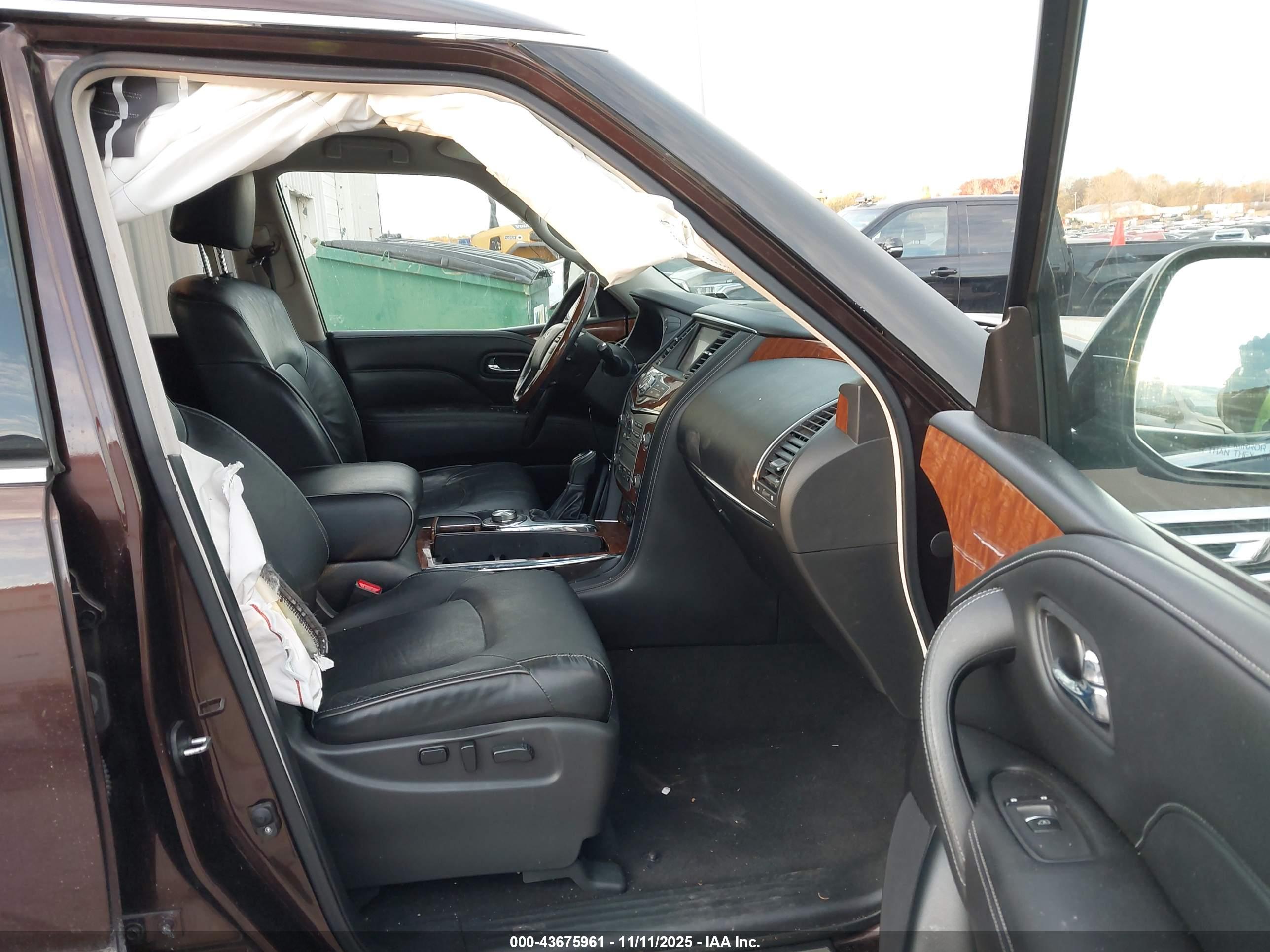 INFINITI QX80 image 5