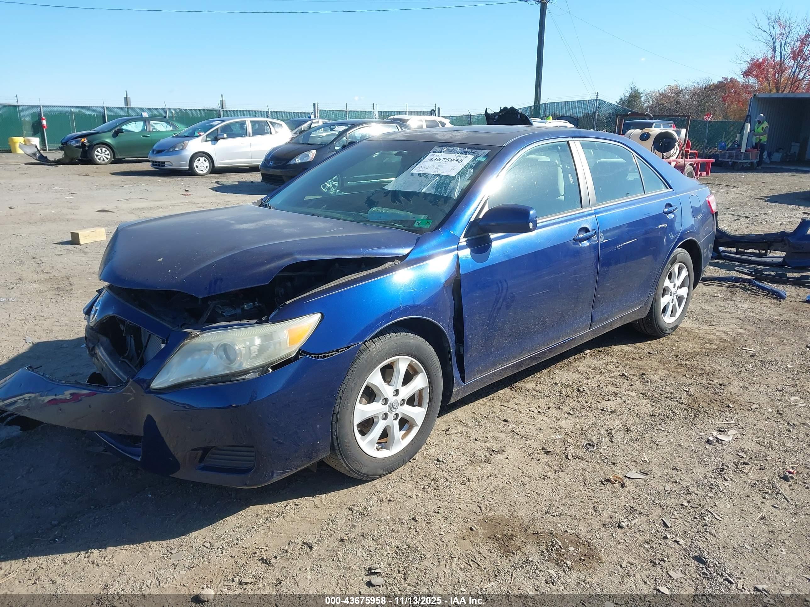 TOYOTA CAMRY image 2