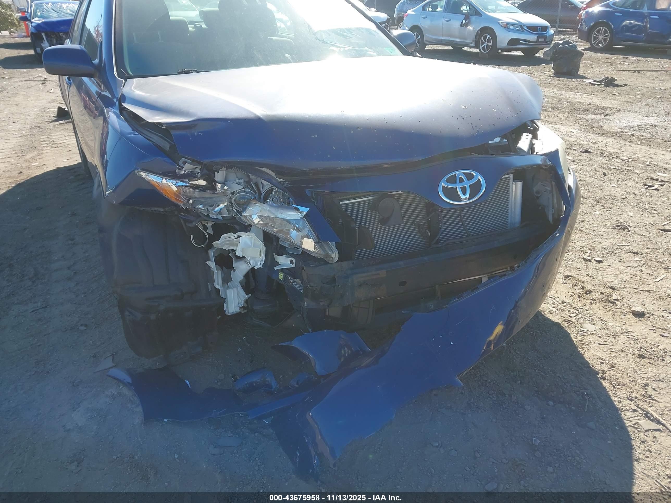 TOYOTA CAMRY image 6