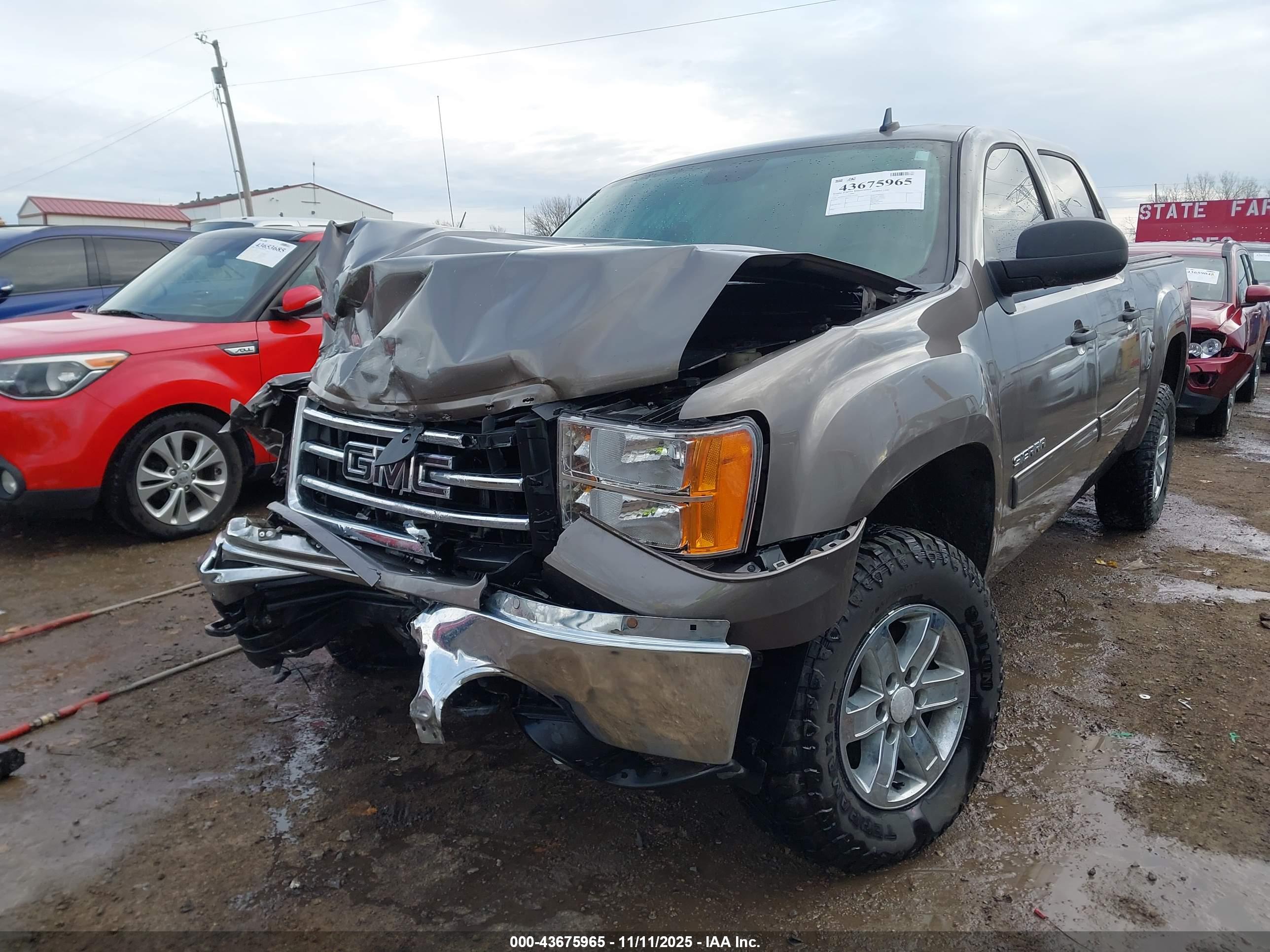 GMC SIERRA image 2