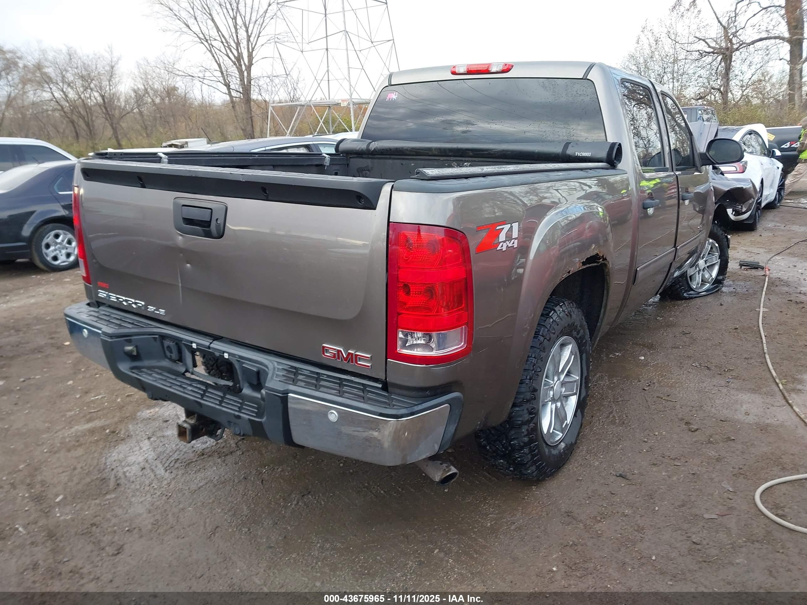 GMC SIERRA image 4