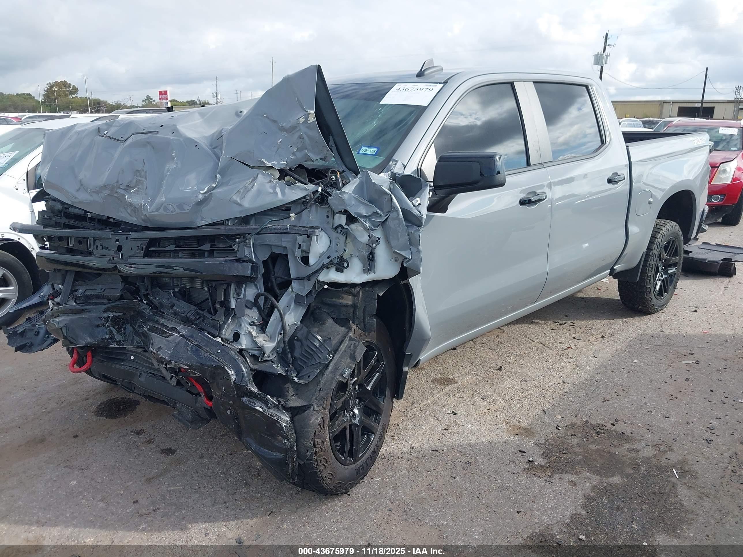 CHEVROLET SILVERADO image 2
