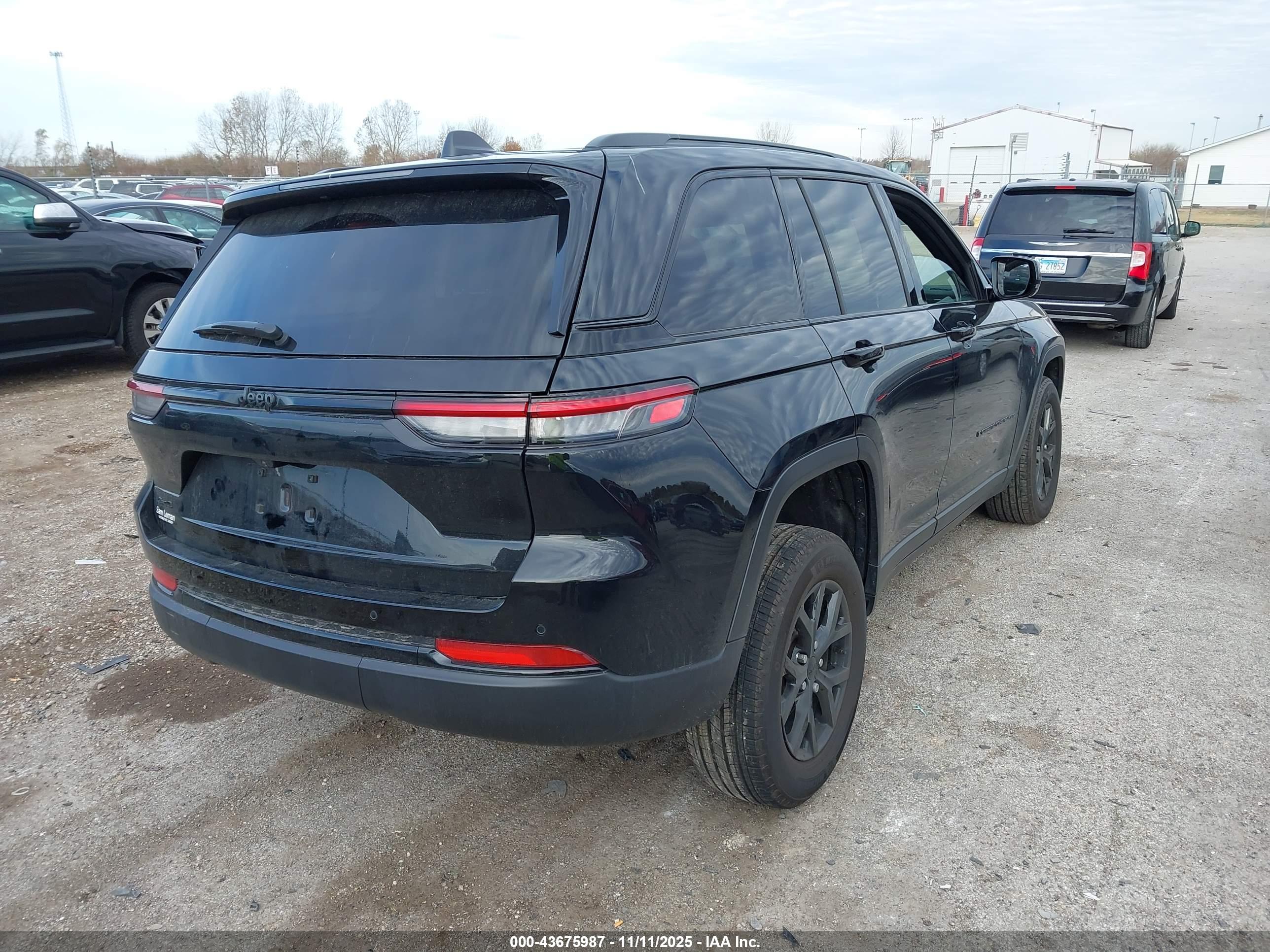 JEEP GRAND image 4