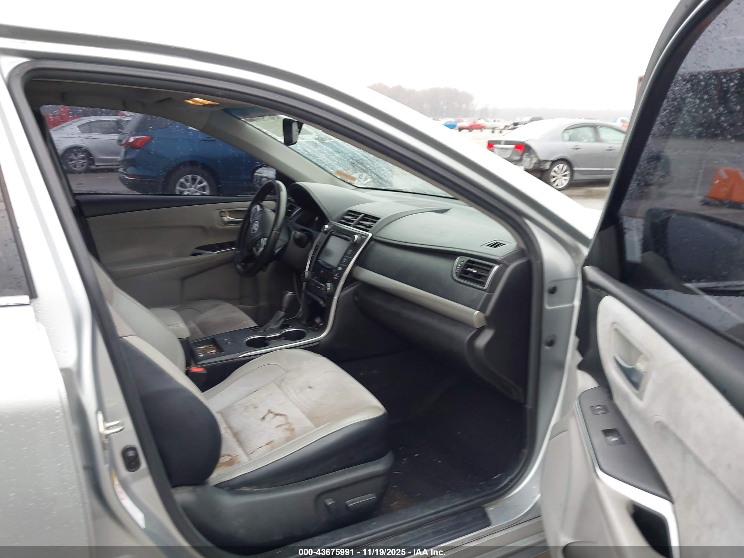 TOYOTA CAMRY image 5