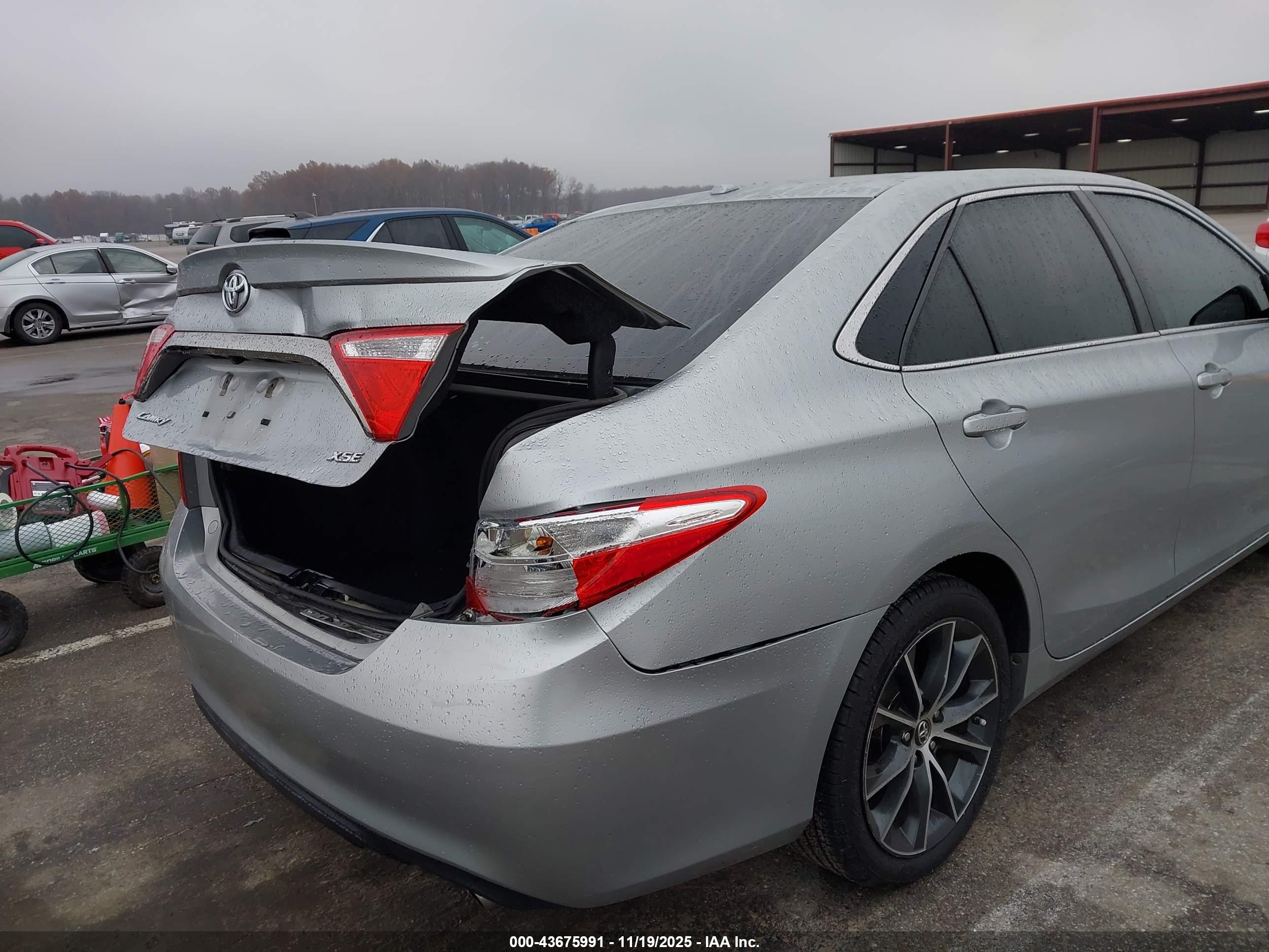 TOYOTA CAMRY image 6
