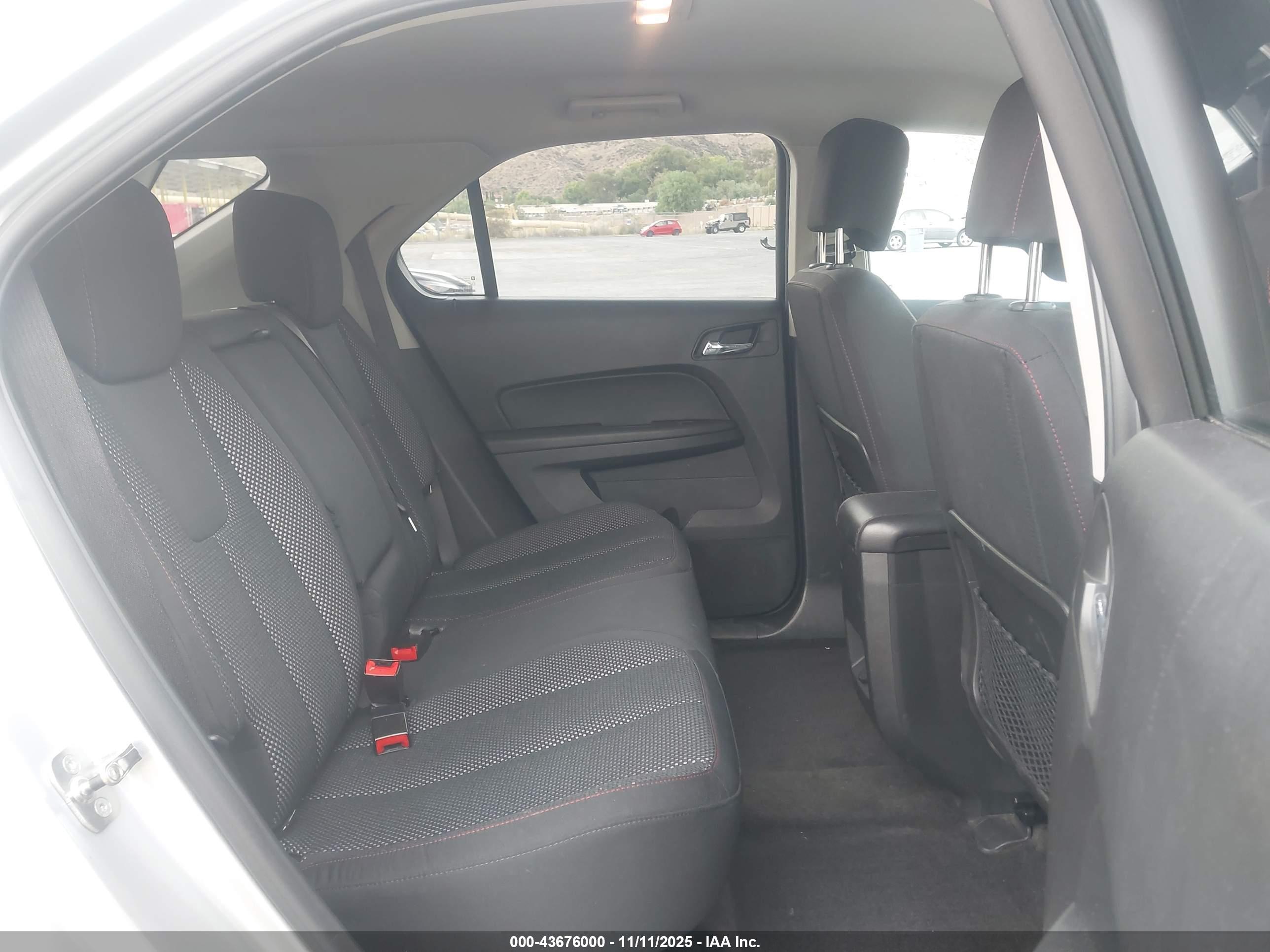 CHEVROLET EQUINOX image 8