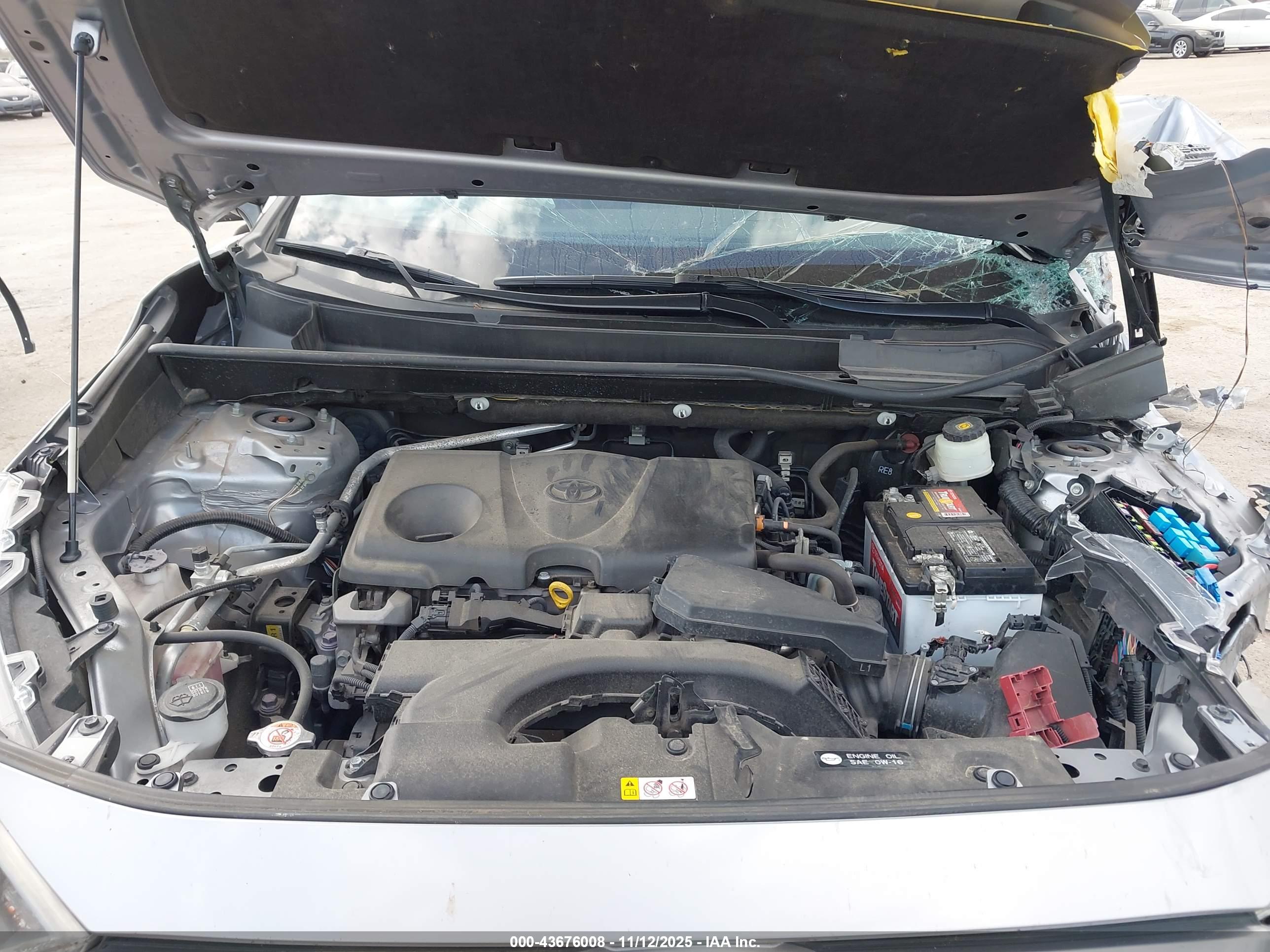 TOYOTA RAV4 image 10