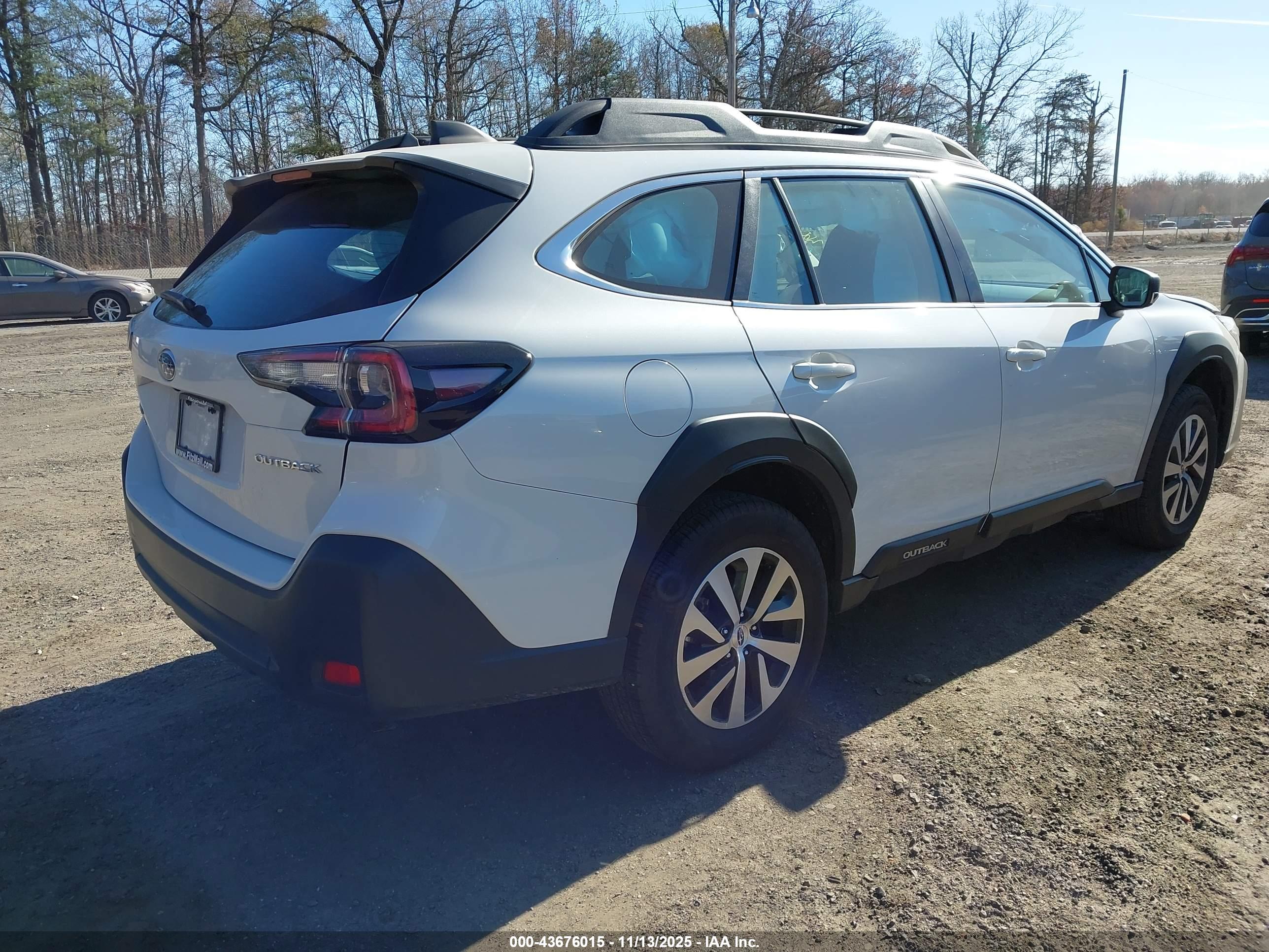 SUBARU OUTBACK image 4