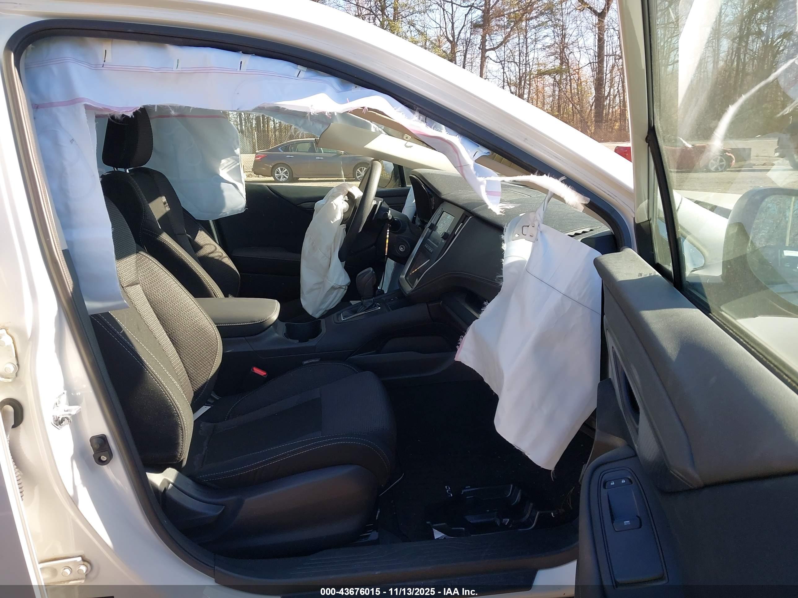 SUBARU OUTBACK image 5