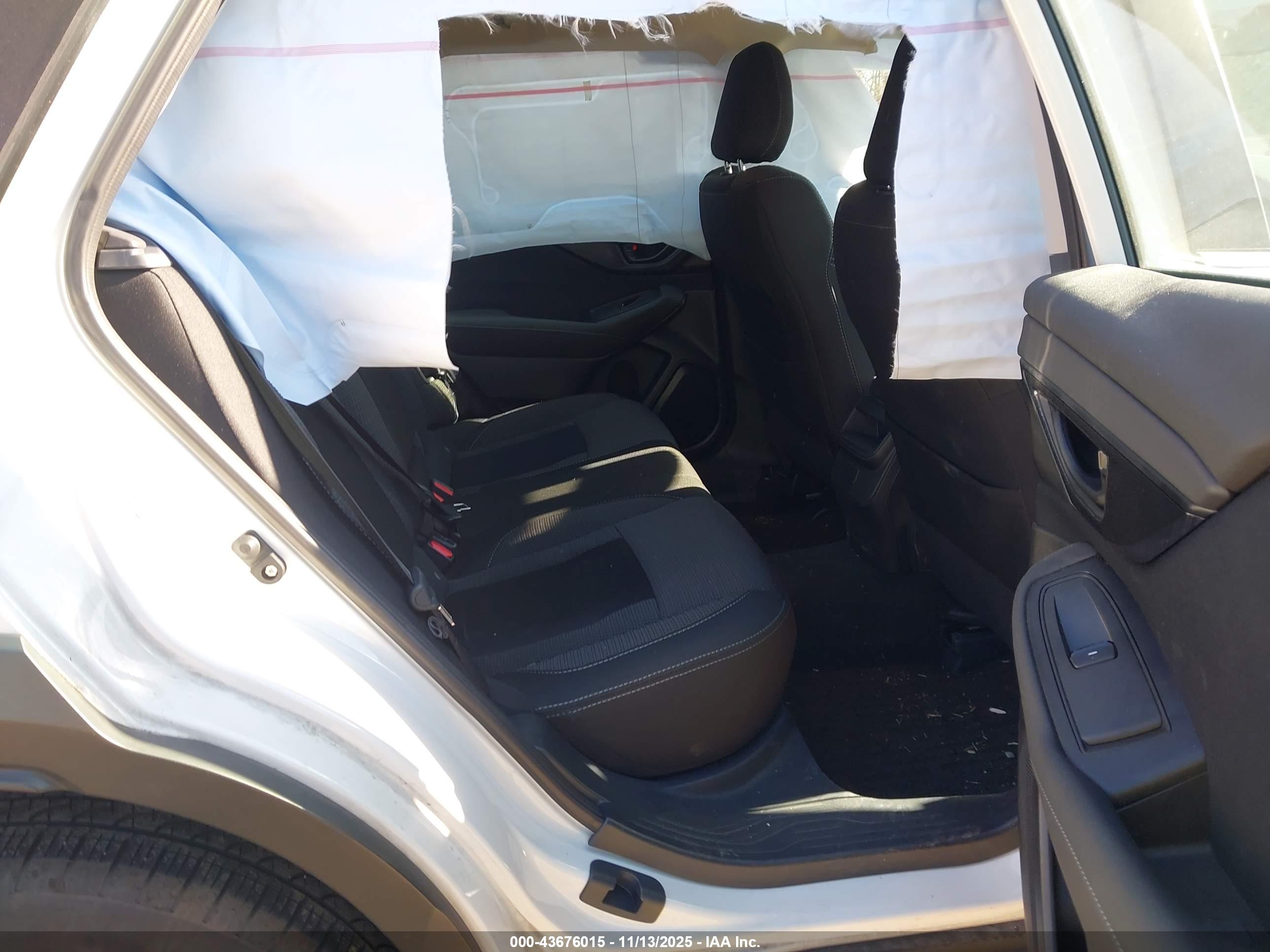 SUBARU OUTBACK image 8