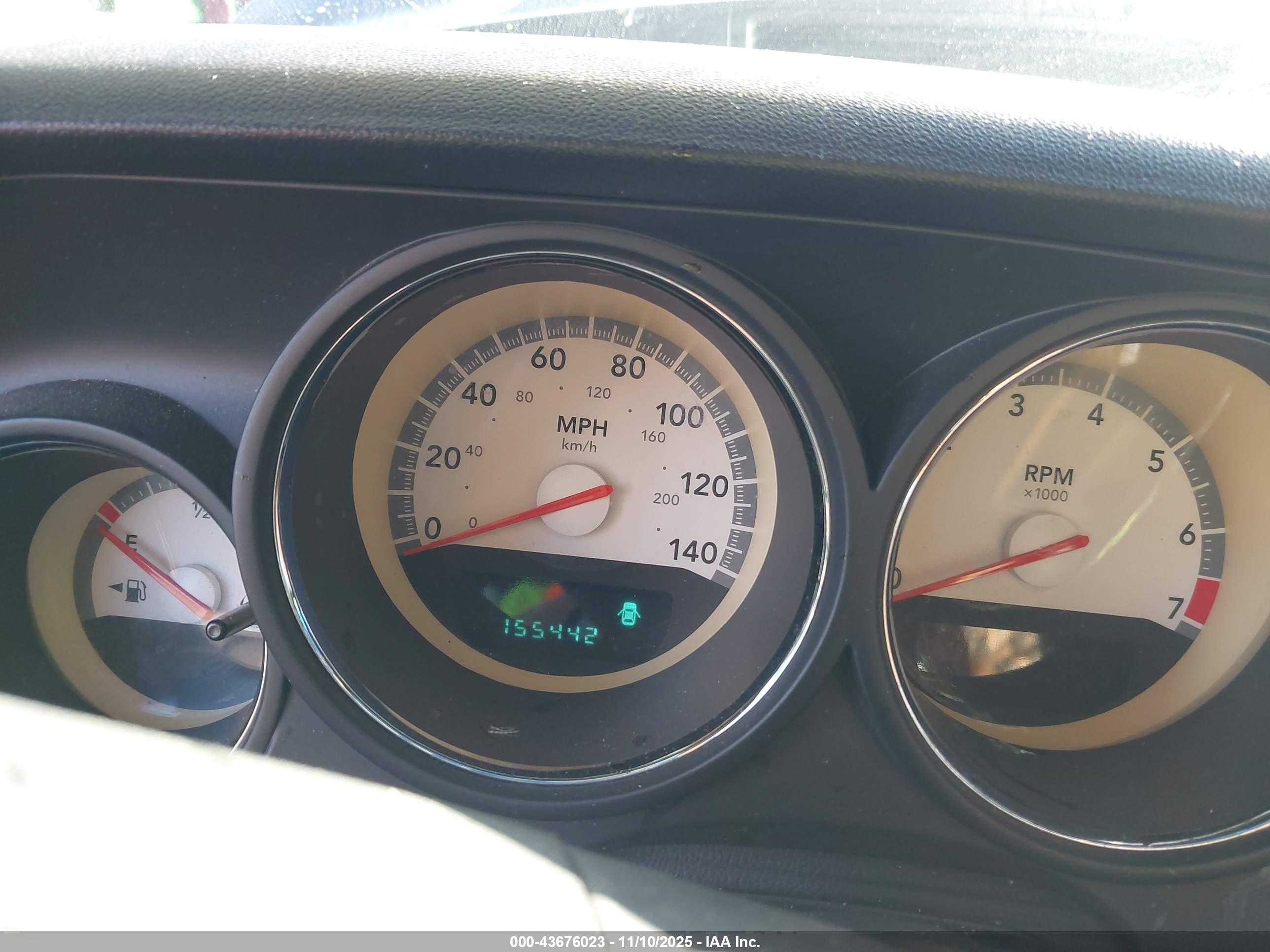DODGE CHALLENGER image 7