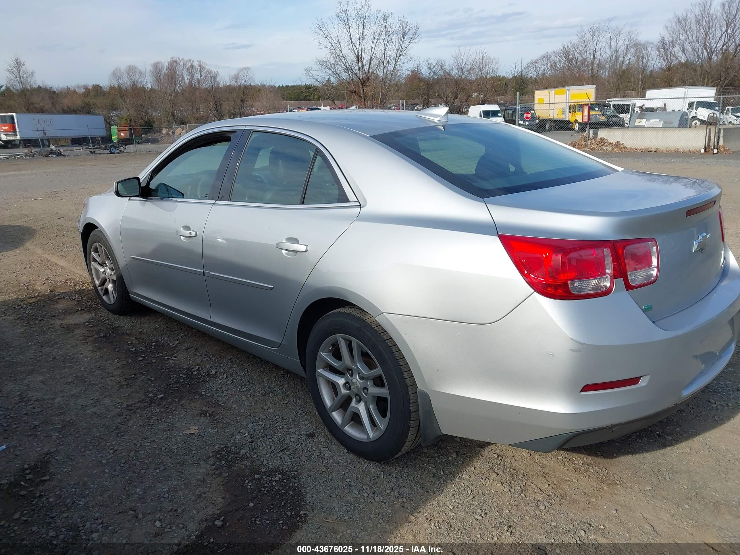 CHEVROLET MALIBU image 3