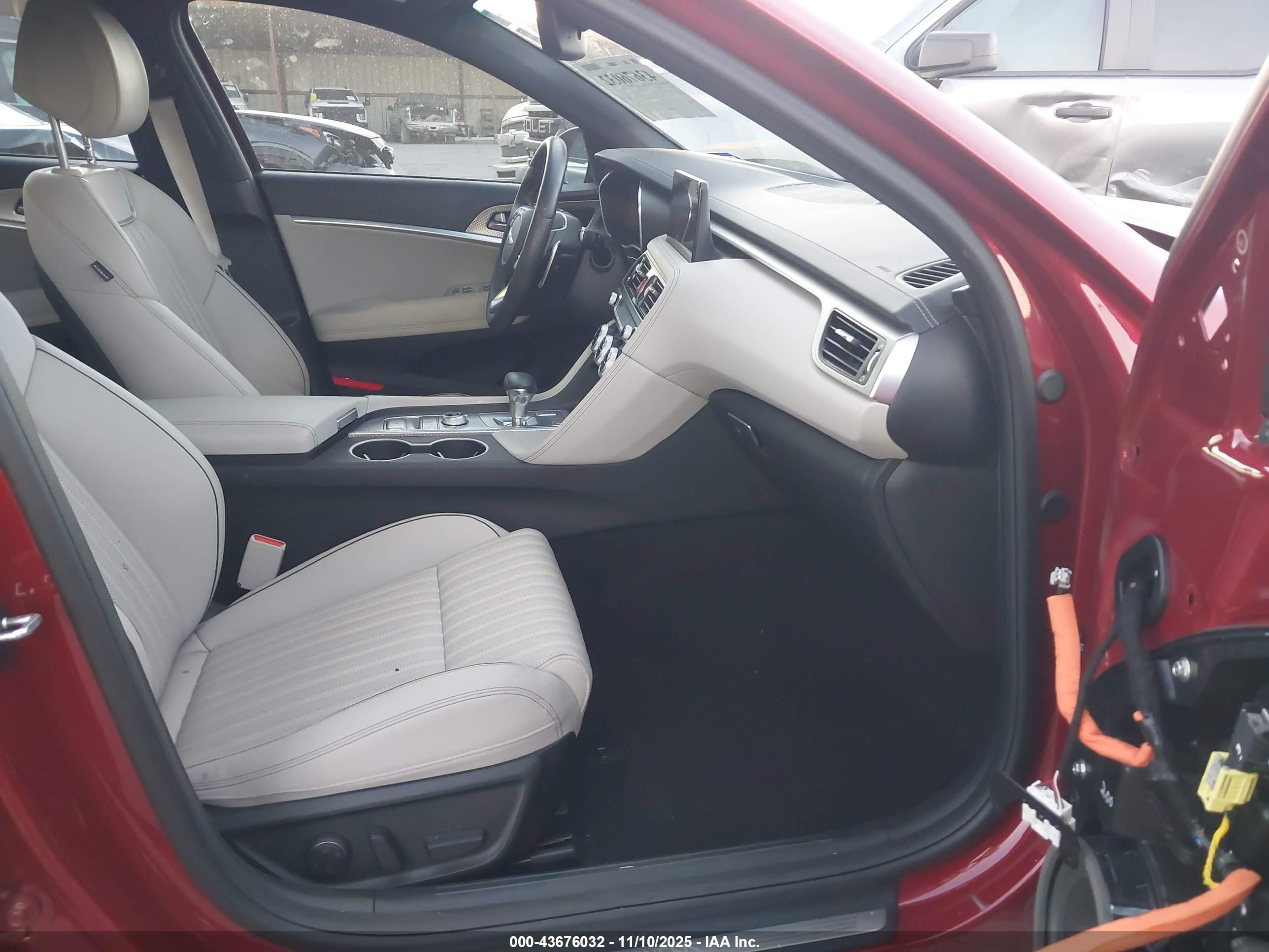GENESIS G70 image 5