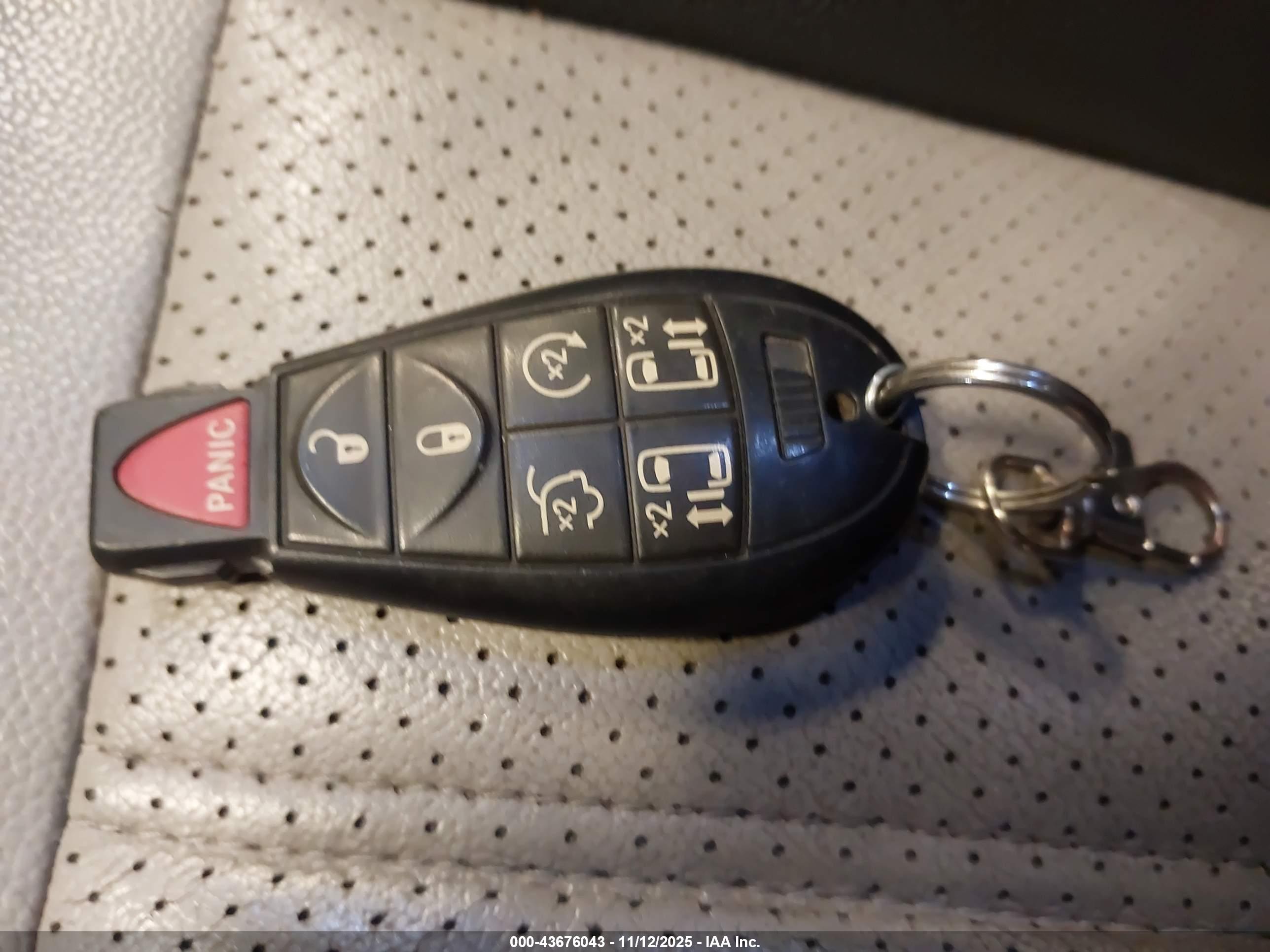CHRYSLER TOWN image 11