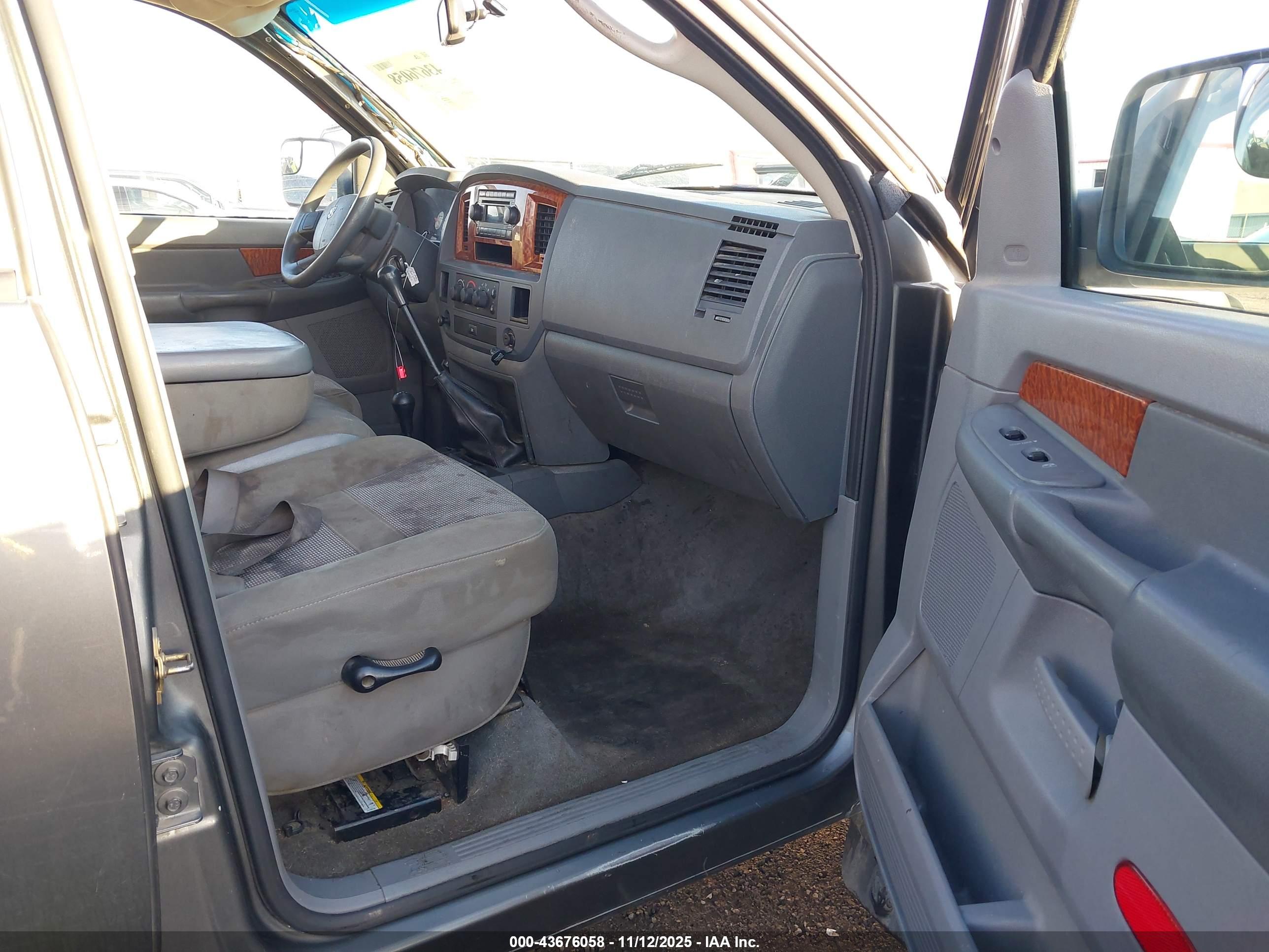 DODGE RAM image 5