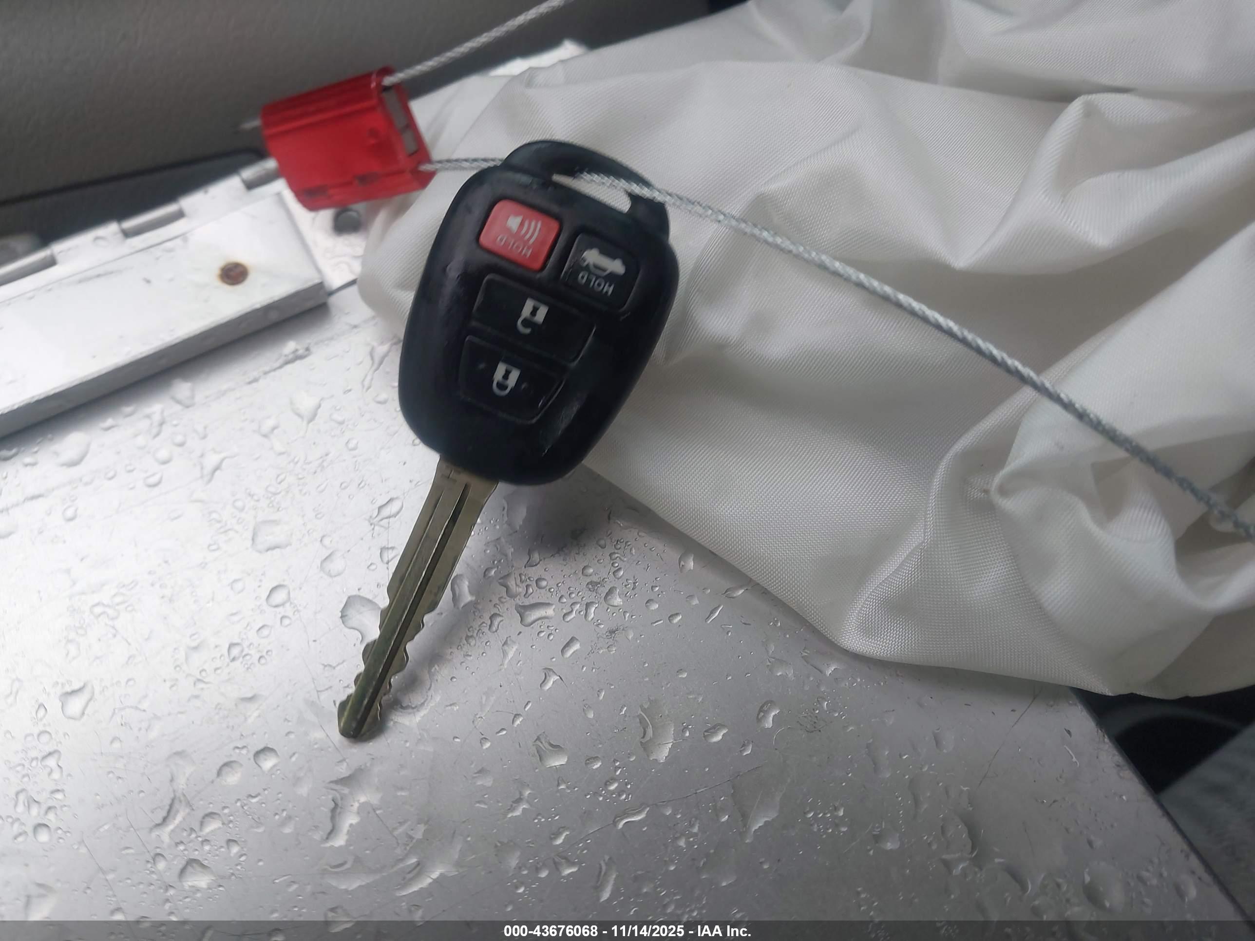 TOYOTA CAMRY image 11