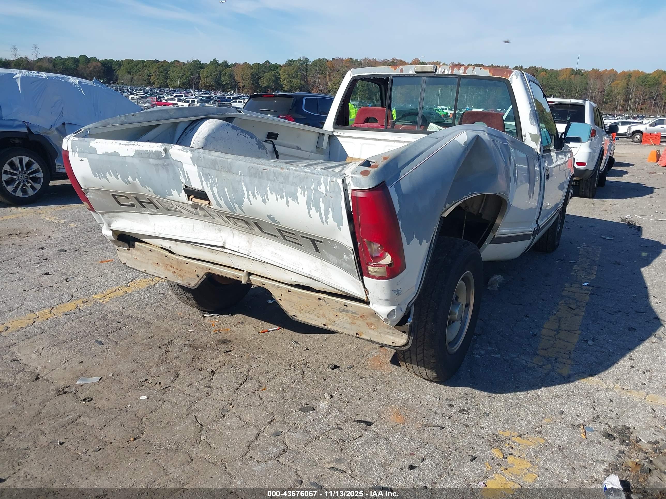 CHEVROLET GMT-400 image 4