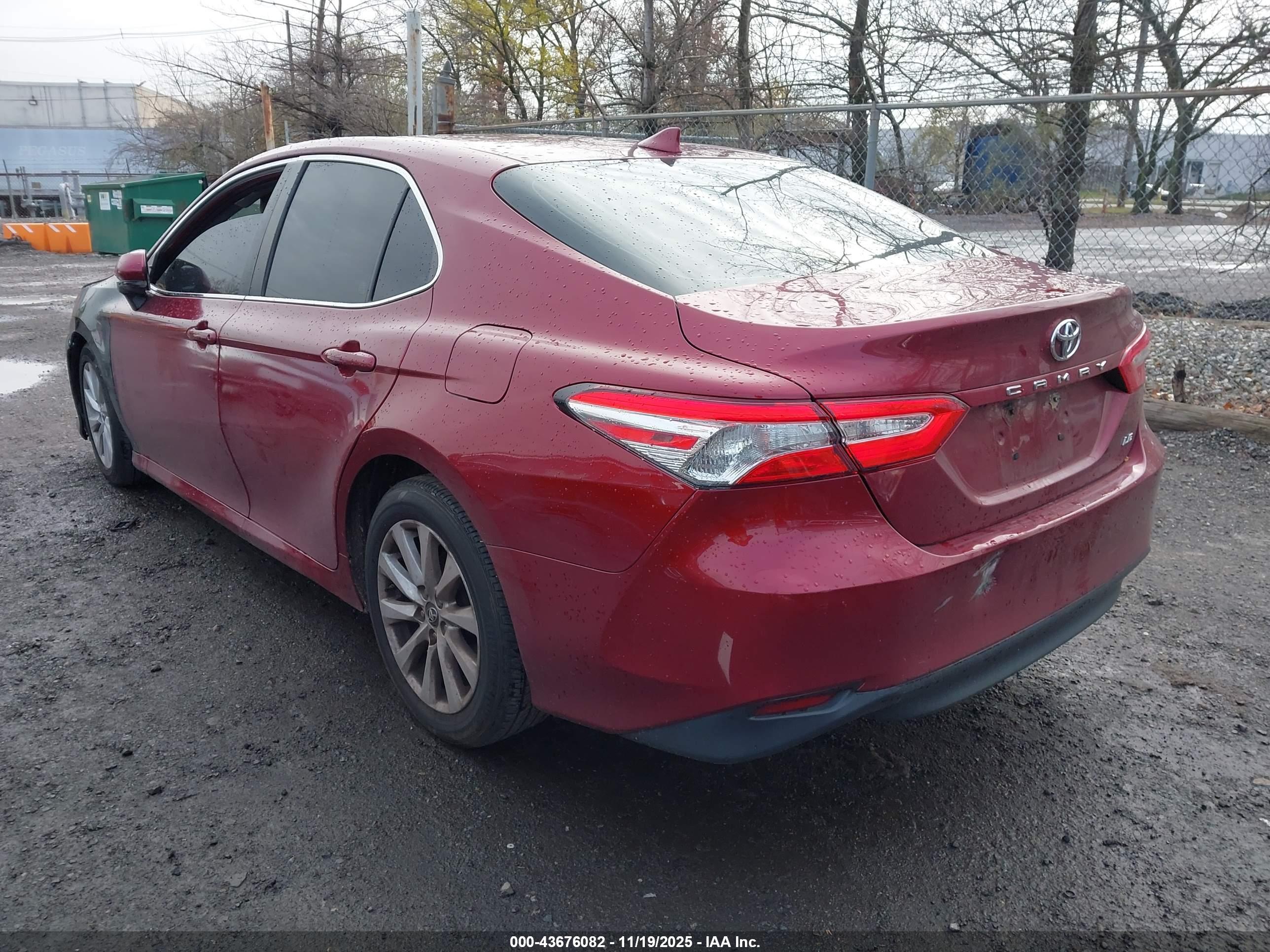TOYOTA CAMRY image 3