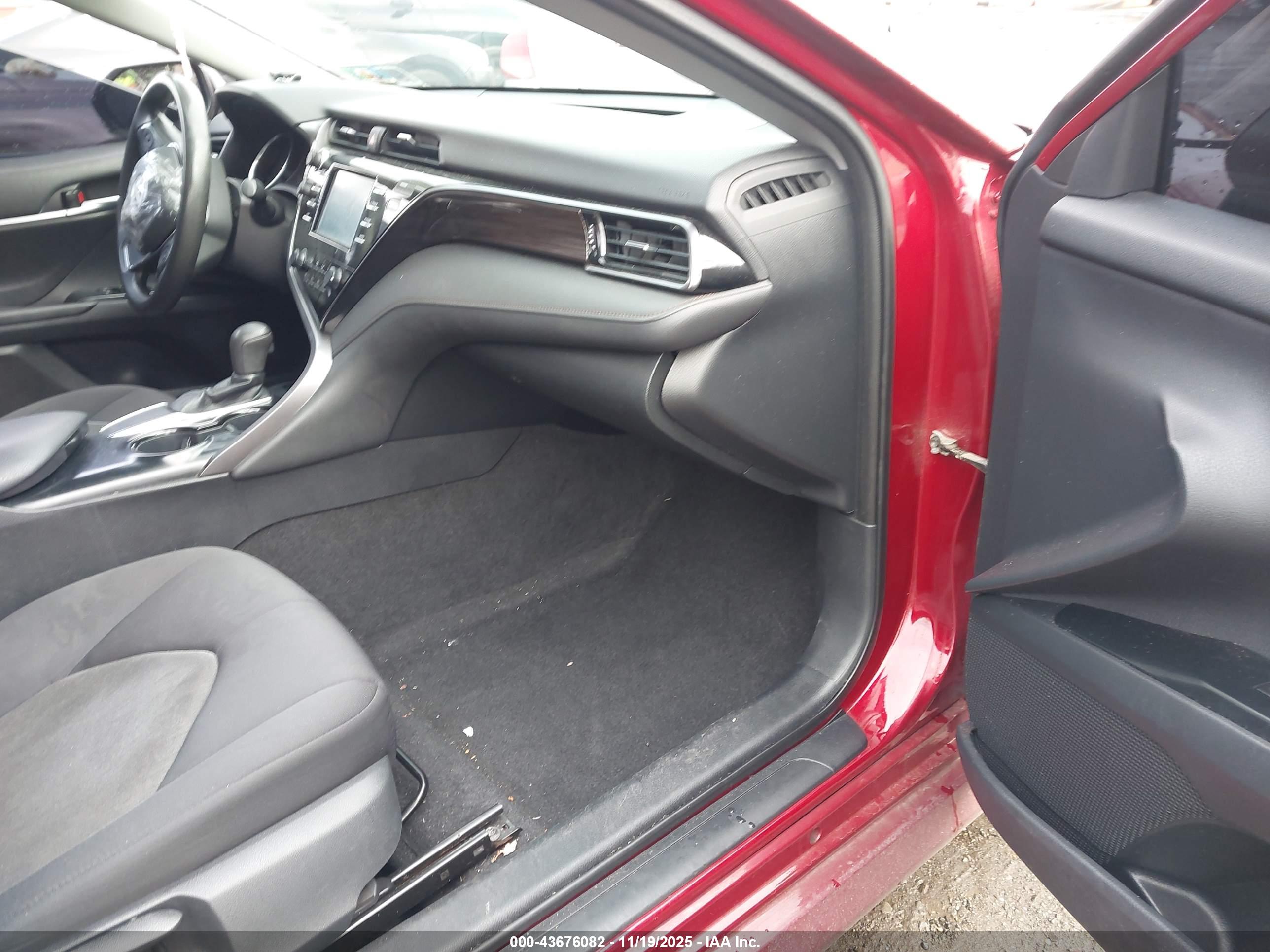 TOYOTA CAMRY image 5