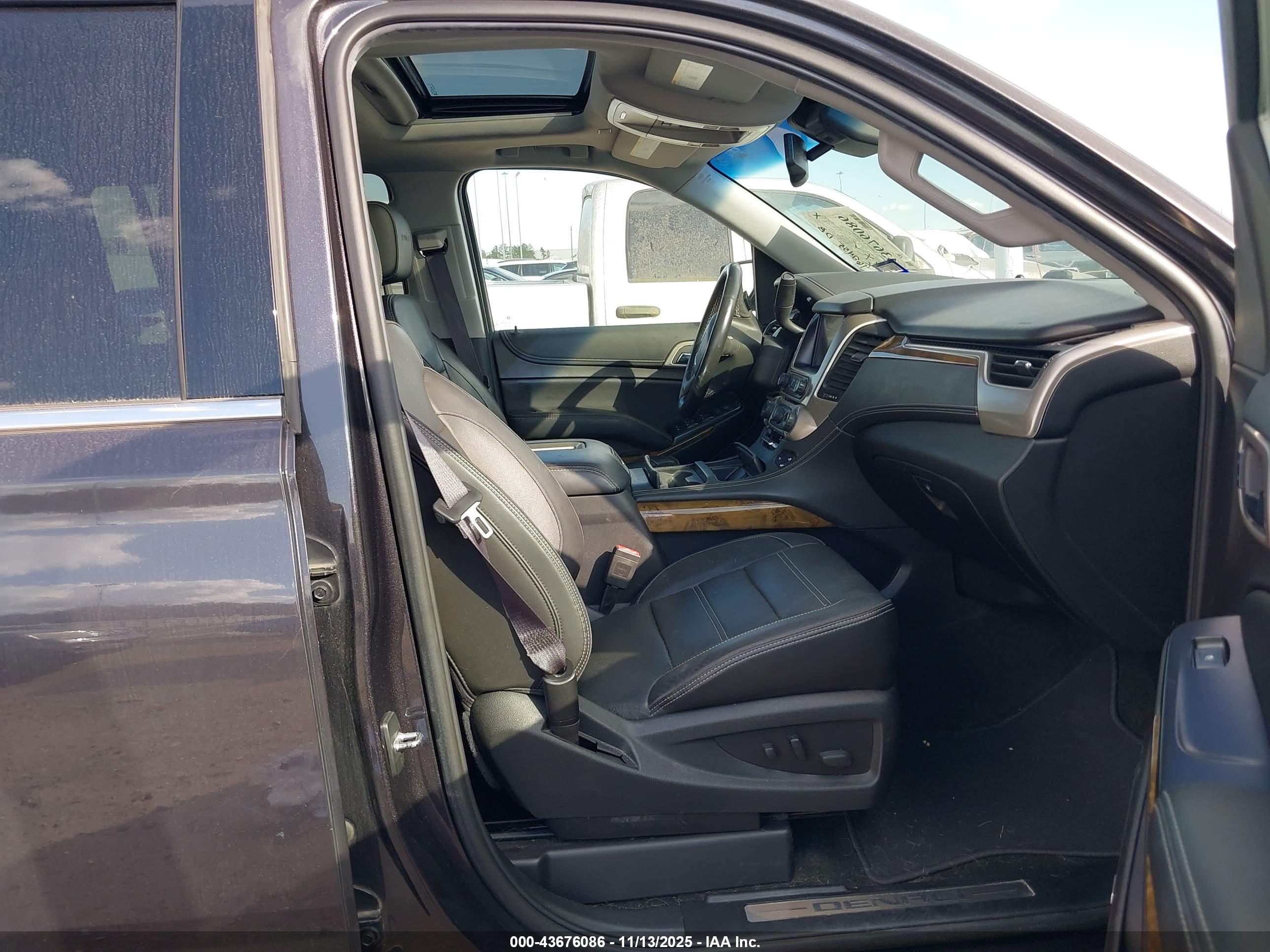 GMC YUKON image 5