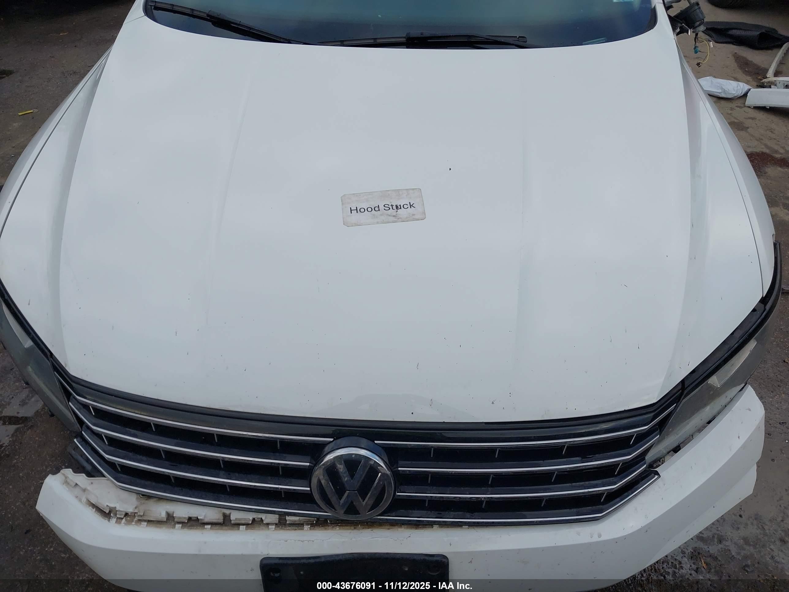 VOLKSWAGEN PASSAT image 10