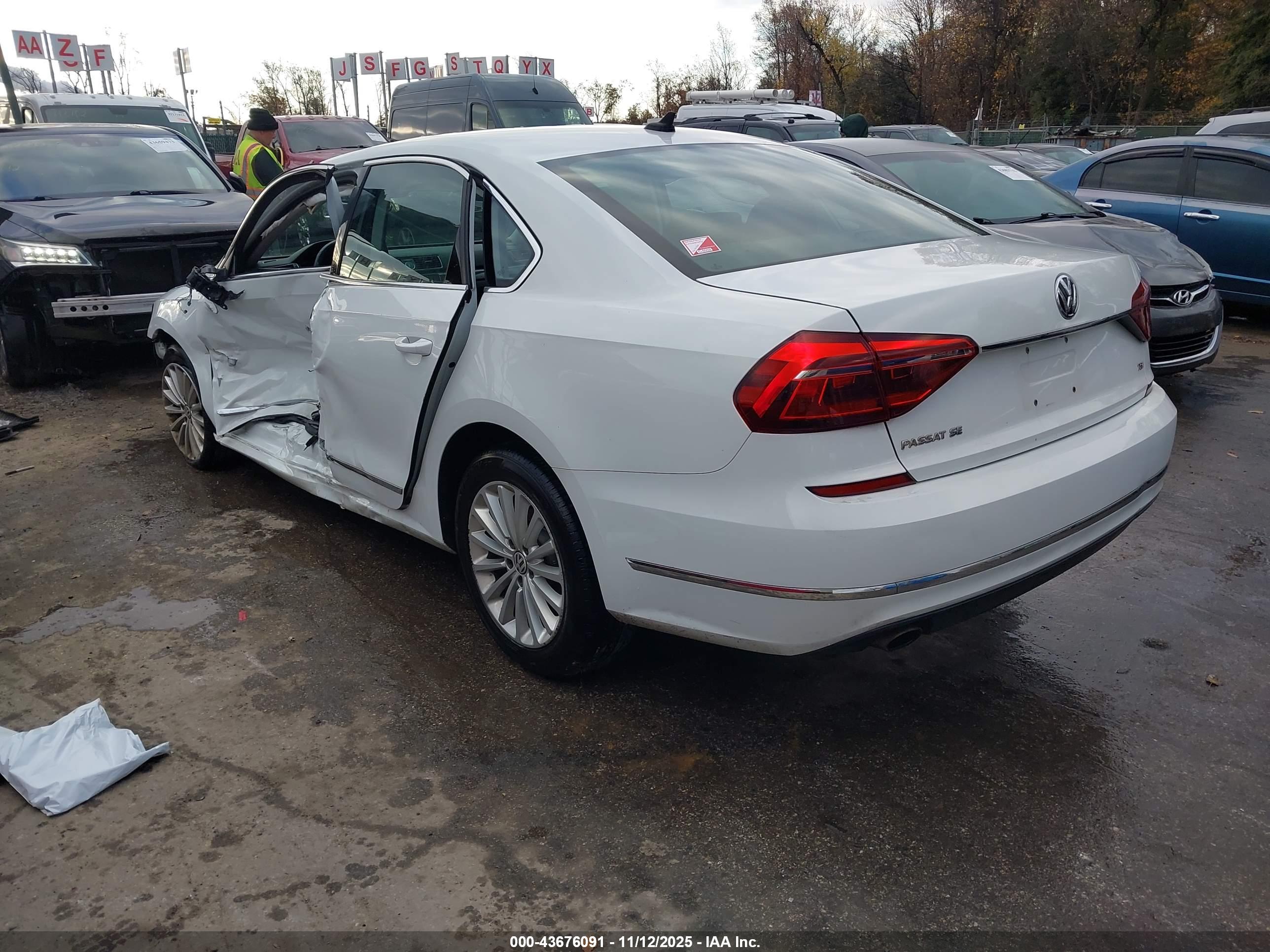 VOLKSWAGEN PASSAT image 3