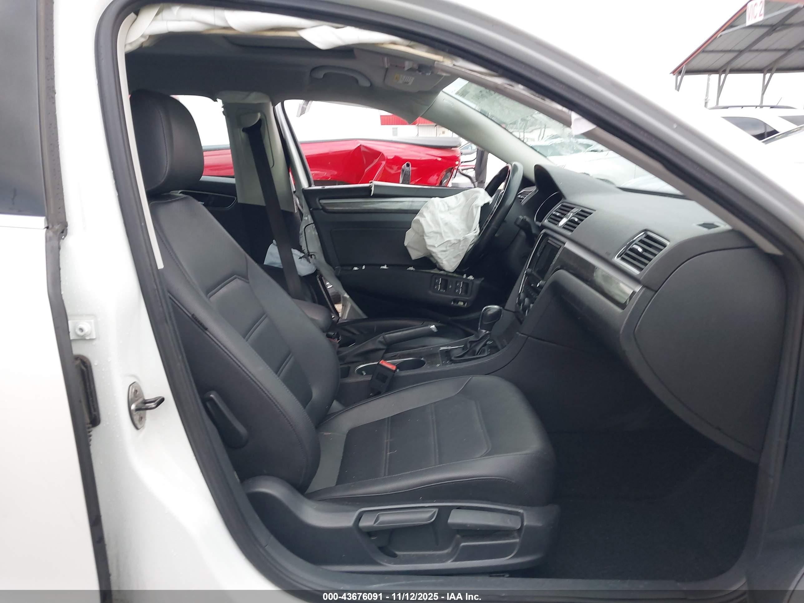 VOLKSWAGEN PASSAT image 5