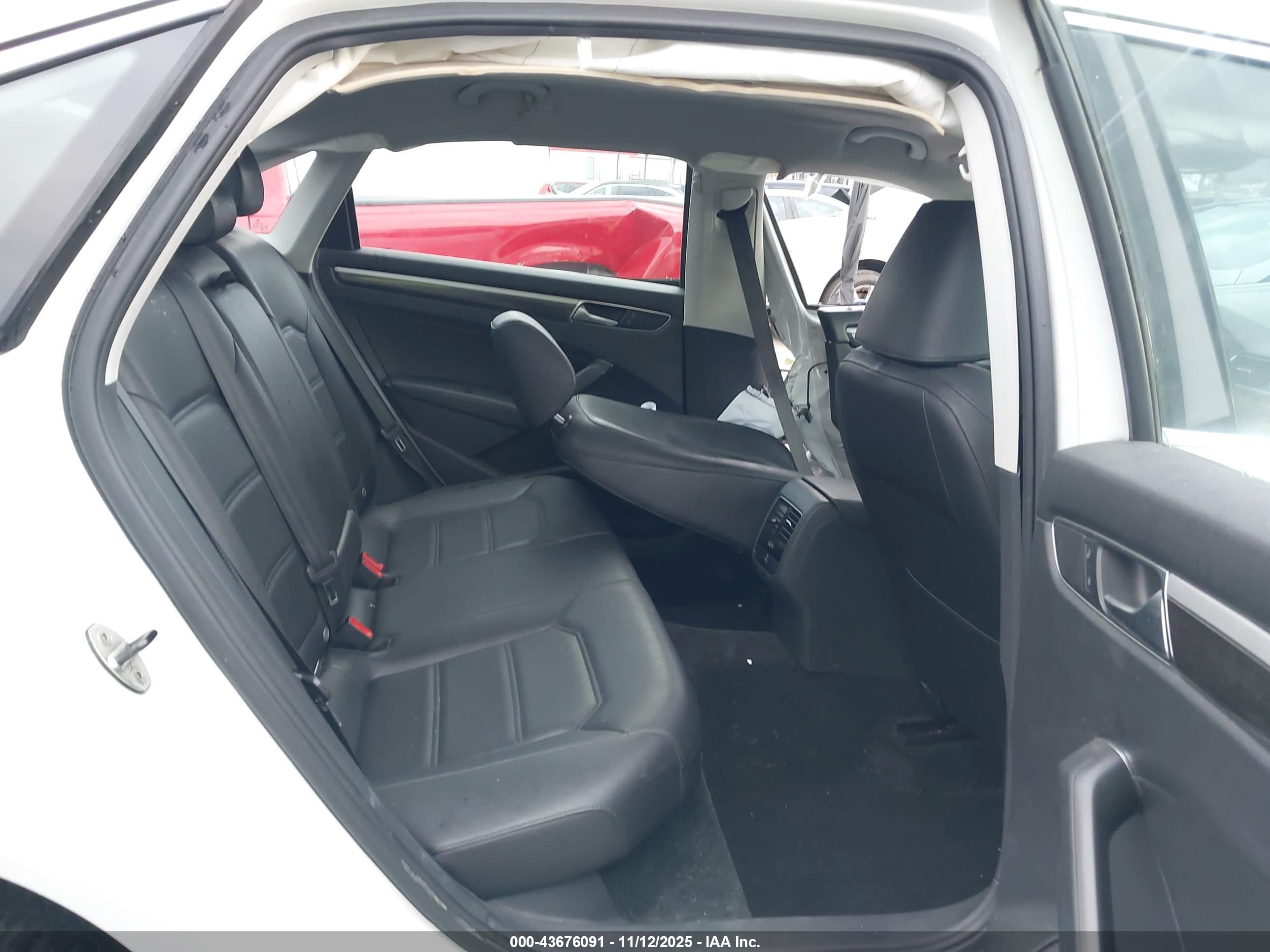VOLKSWAGEN PASSAT image 8