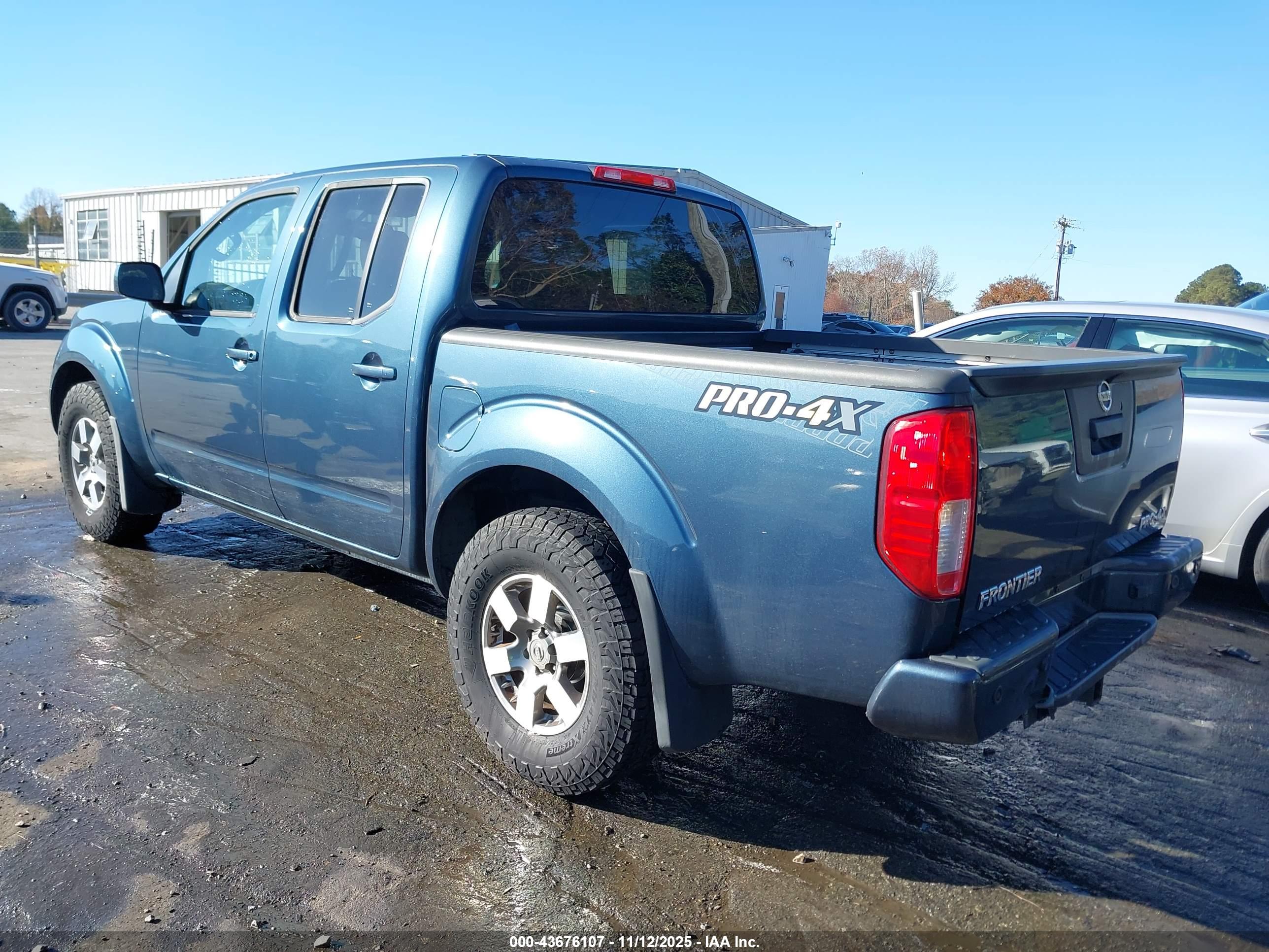 NISSAN FRONTIER image 3