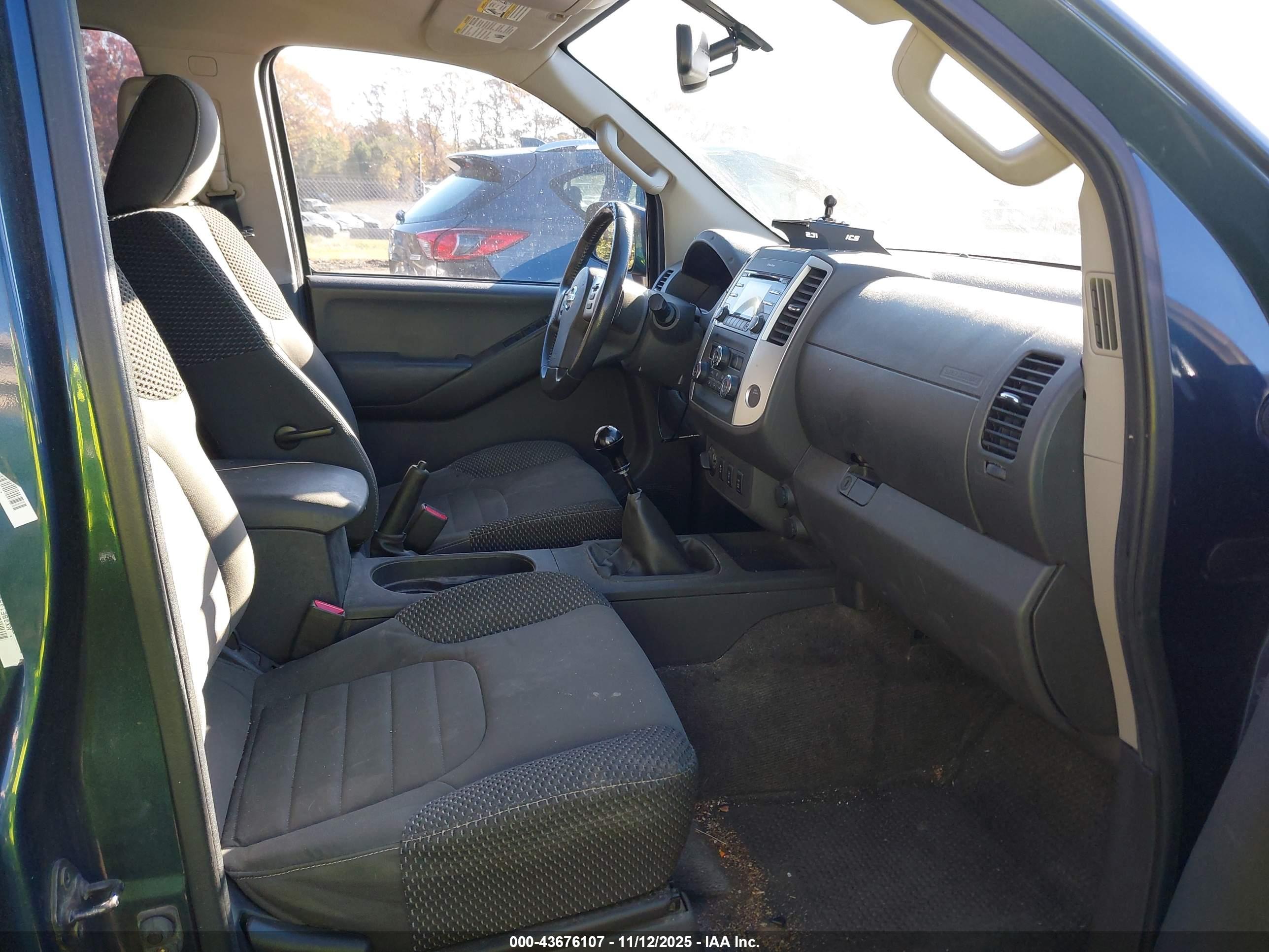 NISSAN FRONTIER image 5