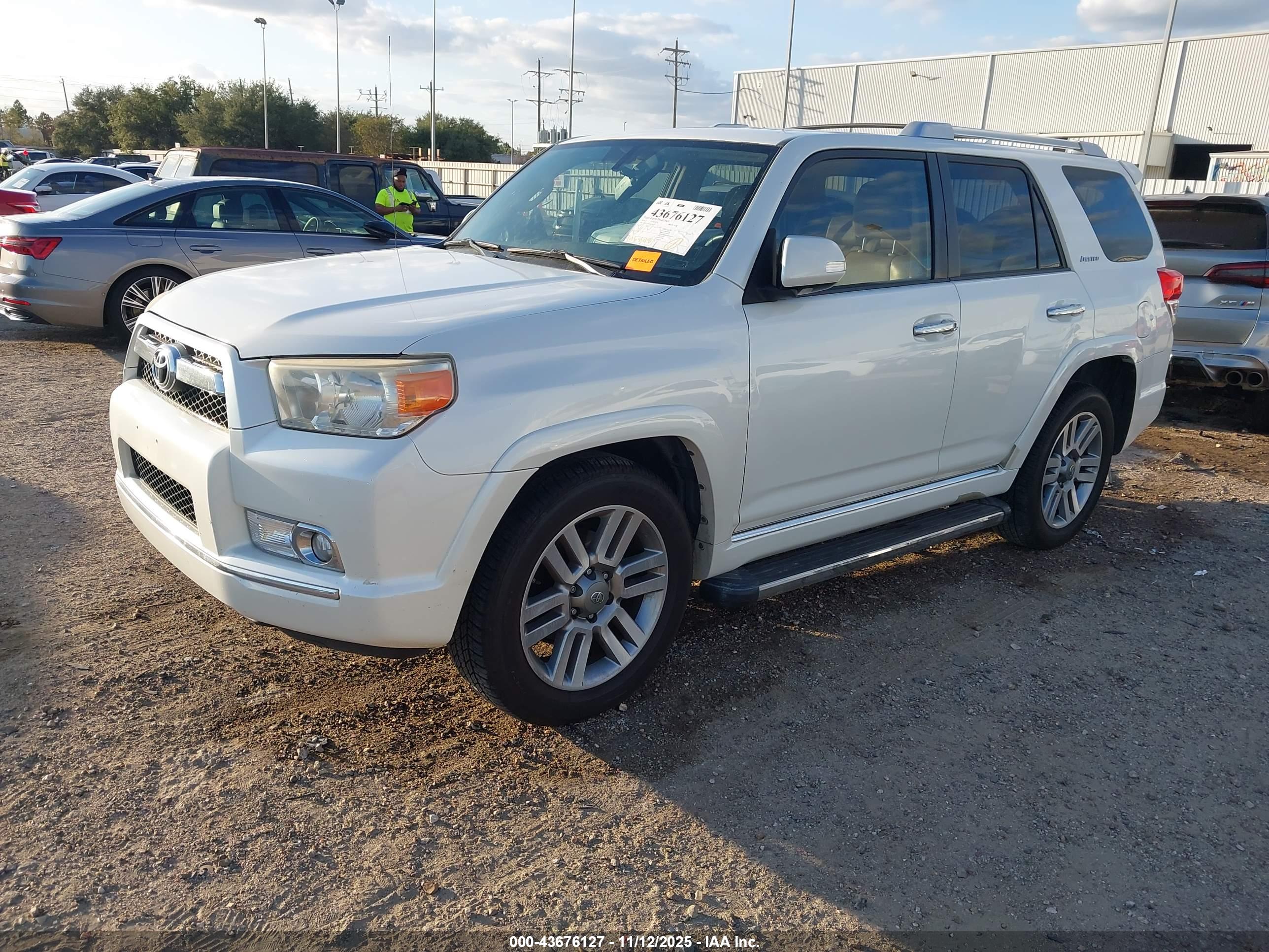TOYOTA 4RUNNER image 2