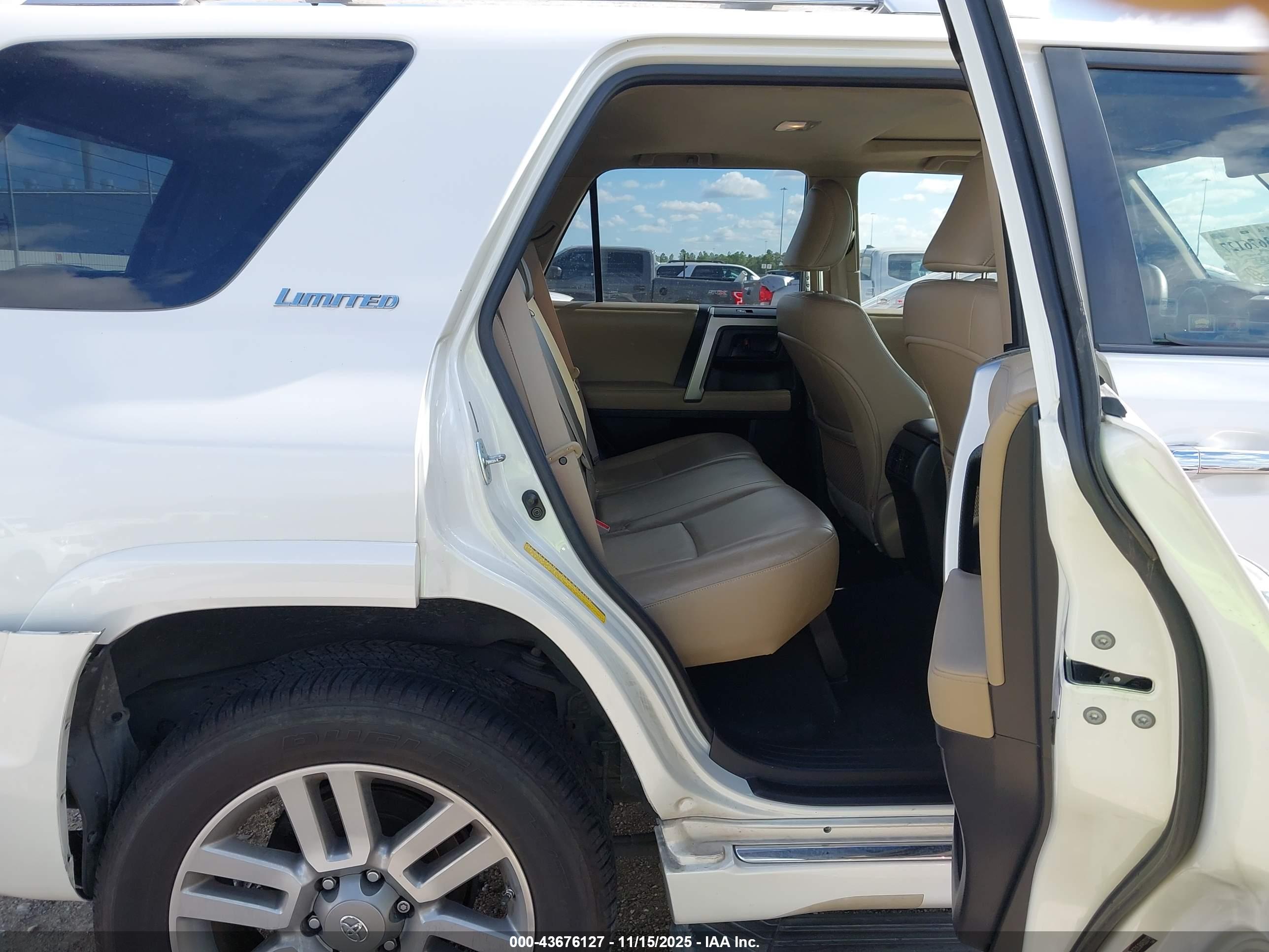 TOYOTA 4RUNNER image 8